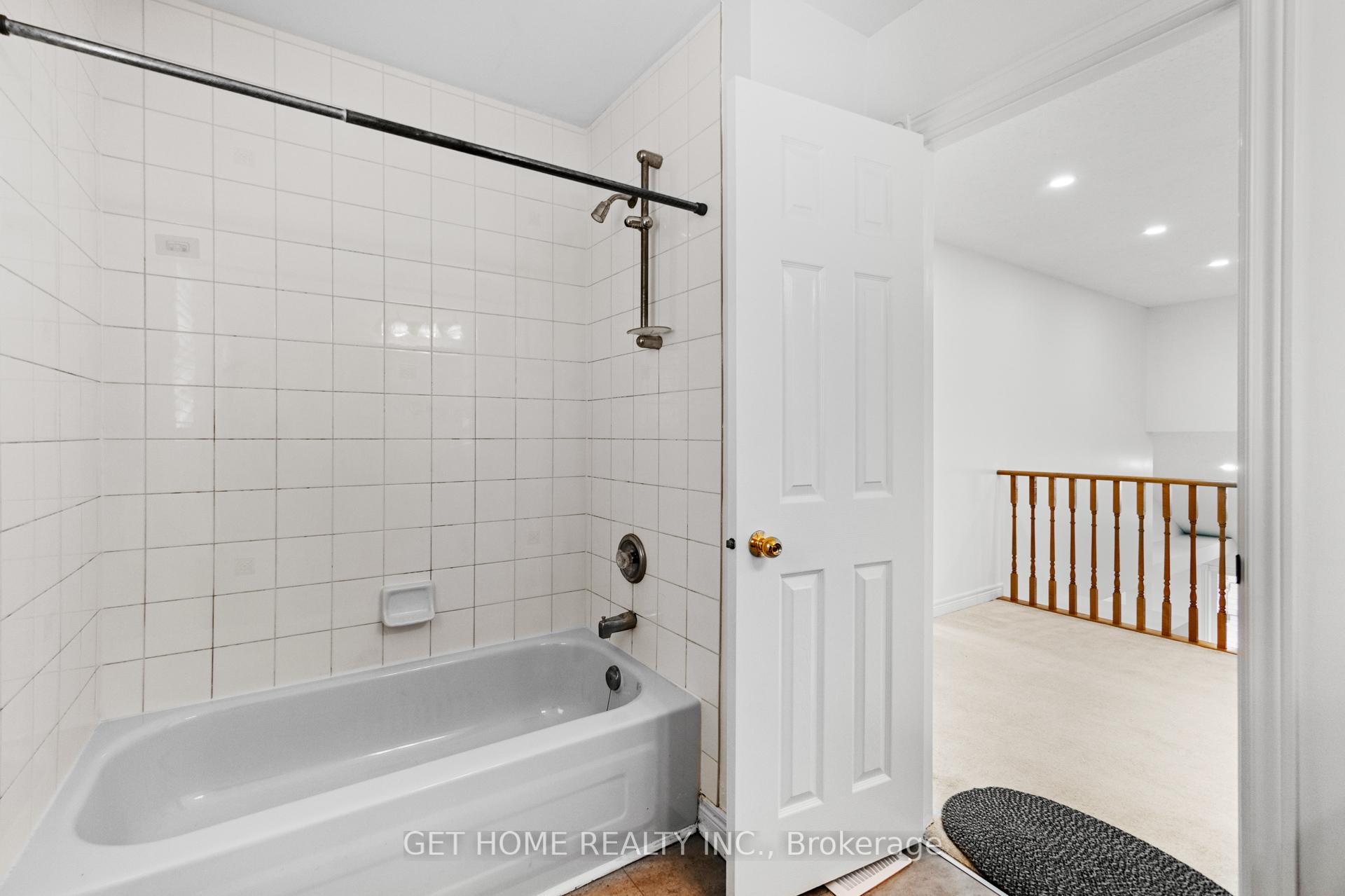 Photo 27 of 48 Niagara Drive, Oshawa, Samac — HOMEH