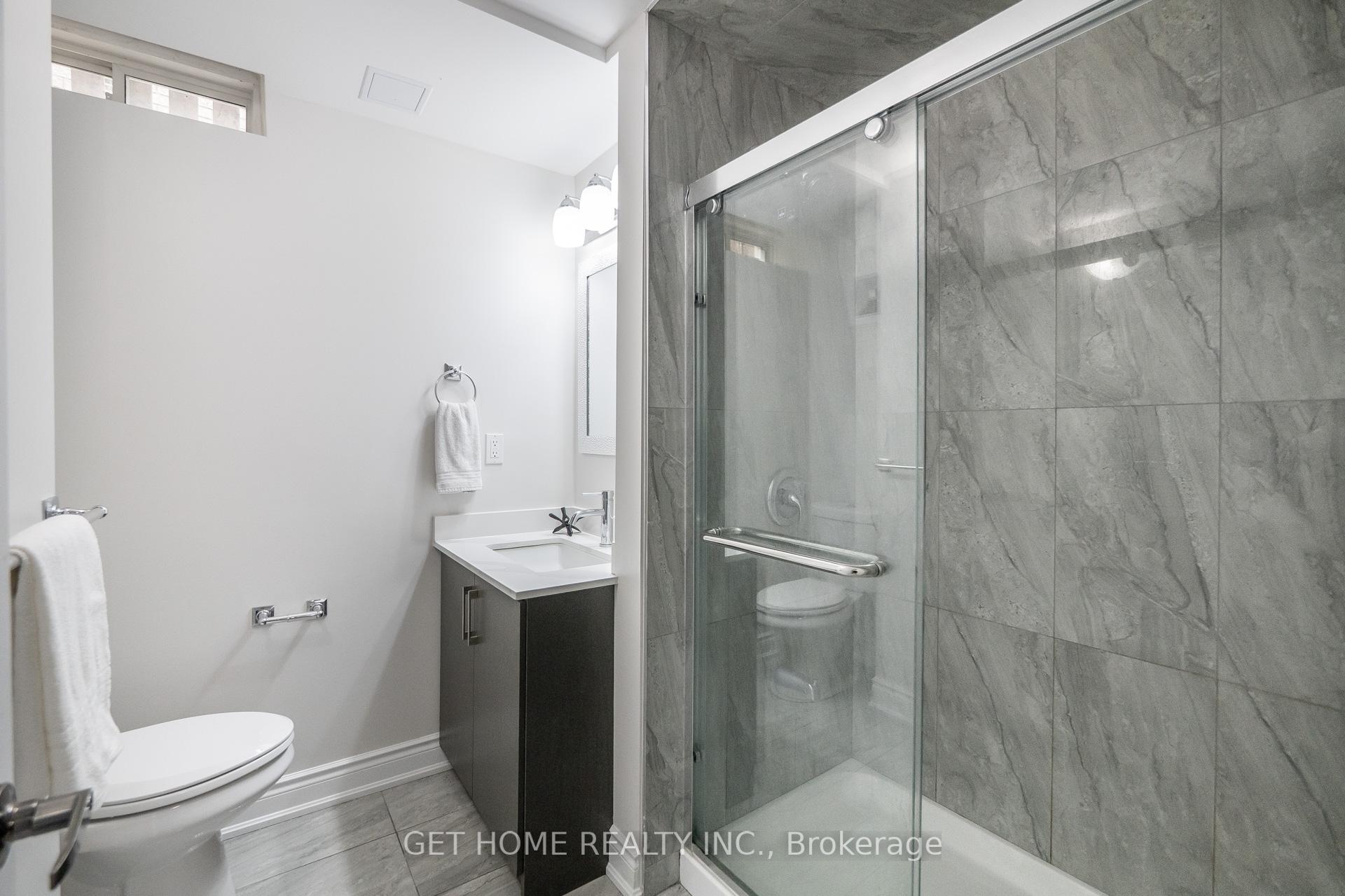 Photo 39 of 48 Niagara Drive, Oshawa, Samac — HOMEH