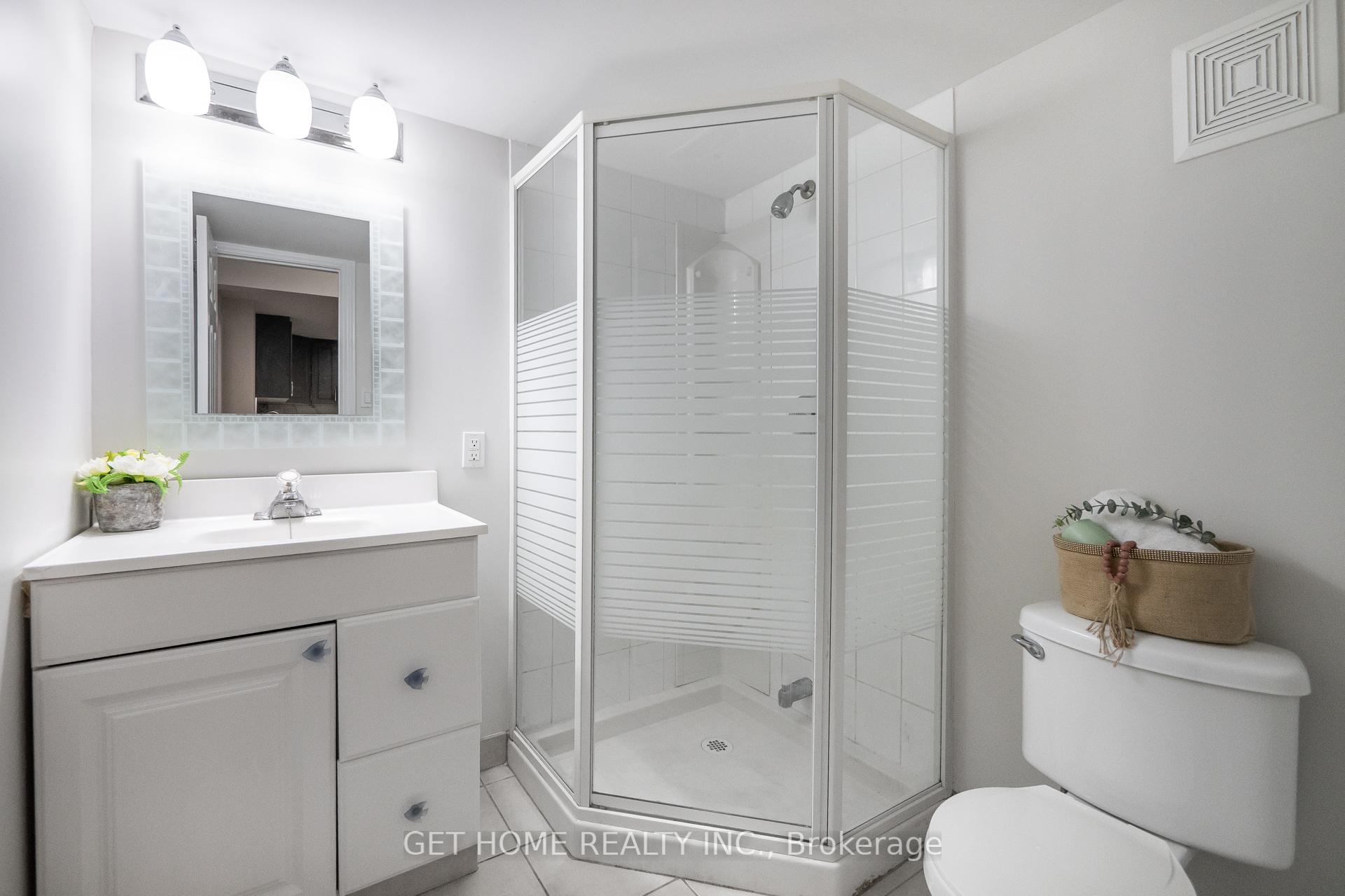 Photo 43 of 48 Niagara Drive, Oshawa, Samac — HOMEH