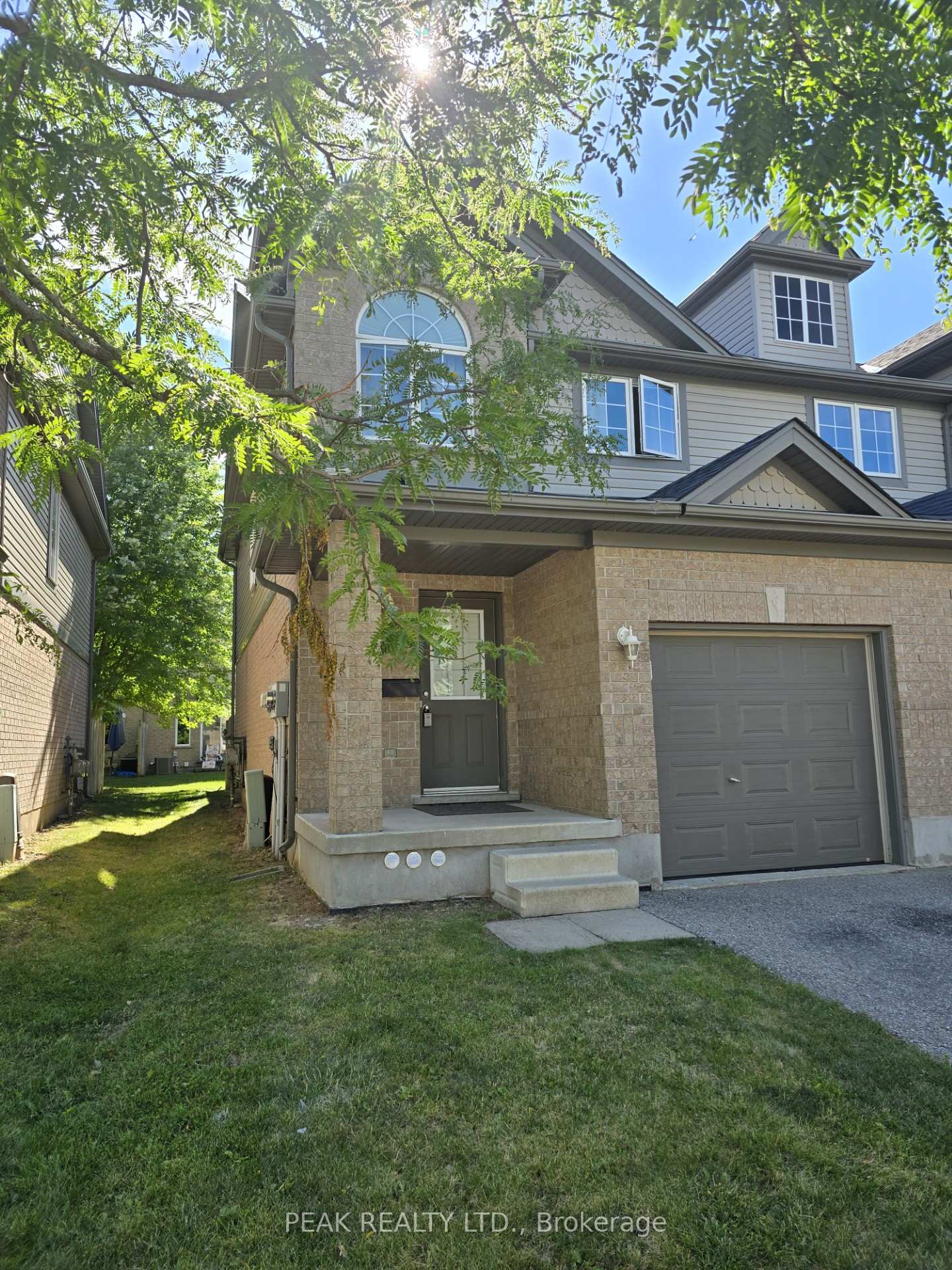 Front of Unit 66, 30 Vaughan Street W