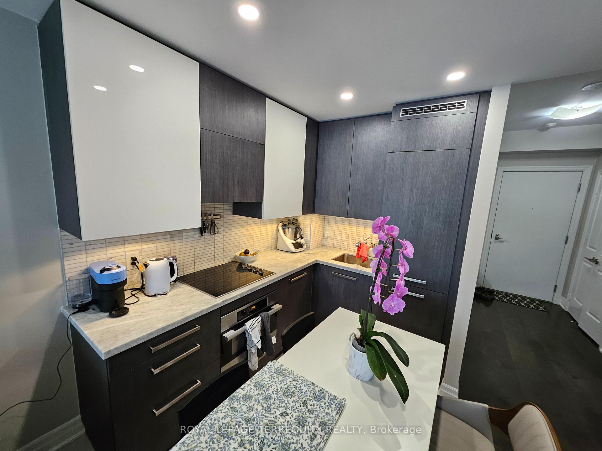Photo 20 of Unit 1704, 8 The Esplanade, Toronto, Waterfront Communities — HOMEH