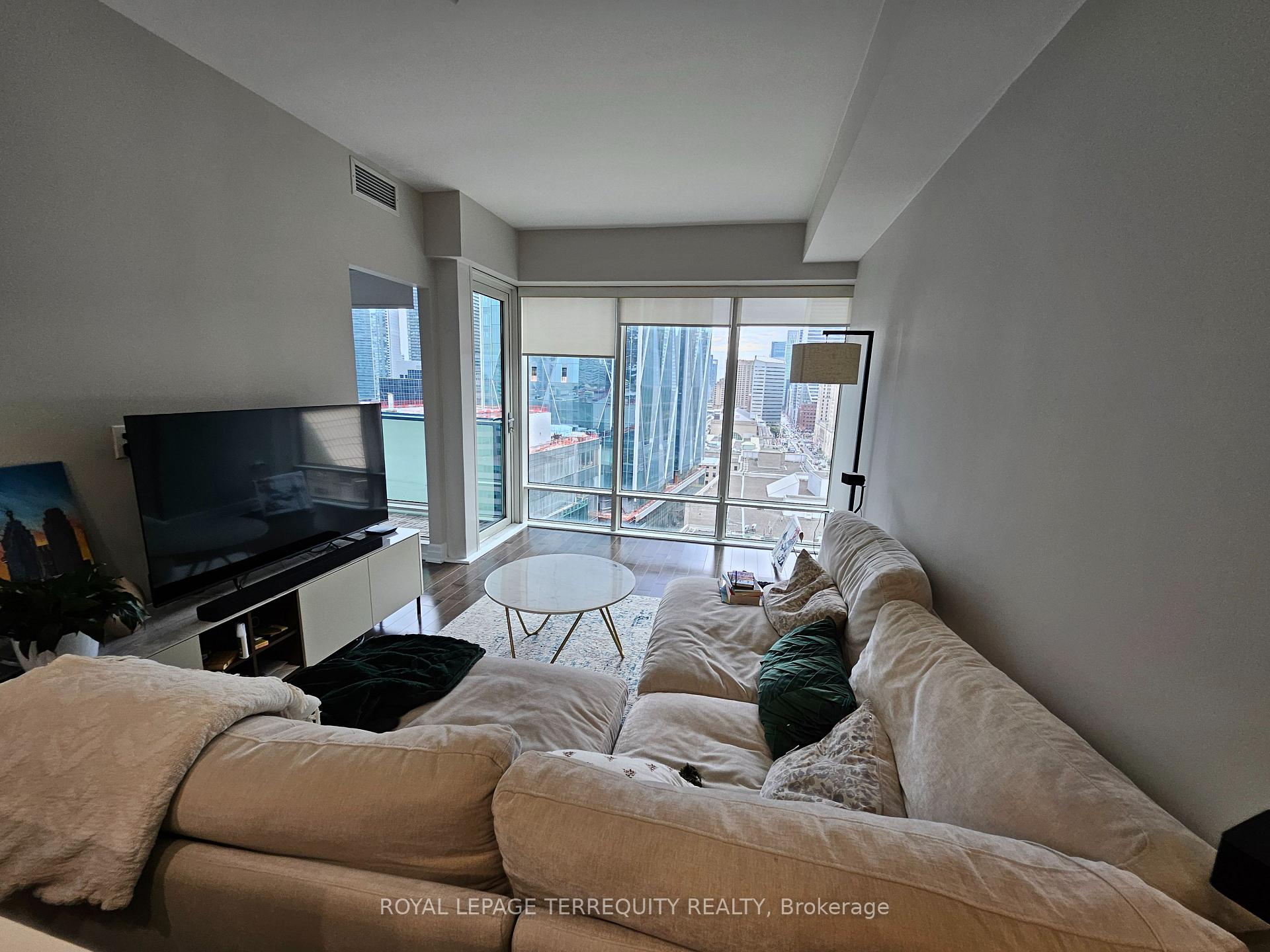 Photo 23 of Unit 1704, 8 The Esplanade, Toronto, Waterfront Communities — HOMEH