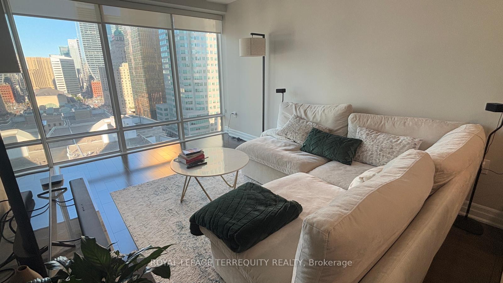 Photo 22 of Unit 1704, 8 The Esplanade, Toronto, Waterfront Communities — HOMEH