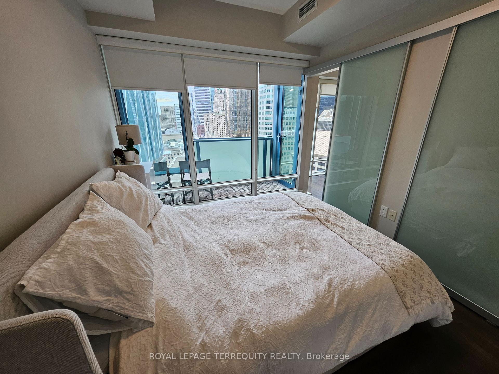 Photo 17 of Unit 1704, 8 The Esplanade, Toronto, Waterfront Communities — HOMEH