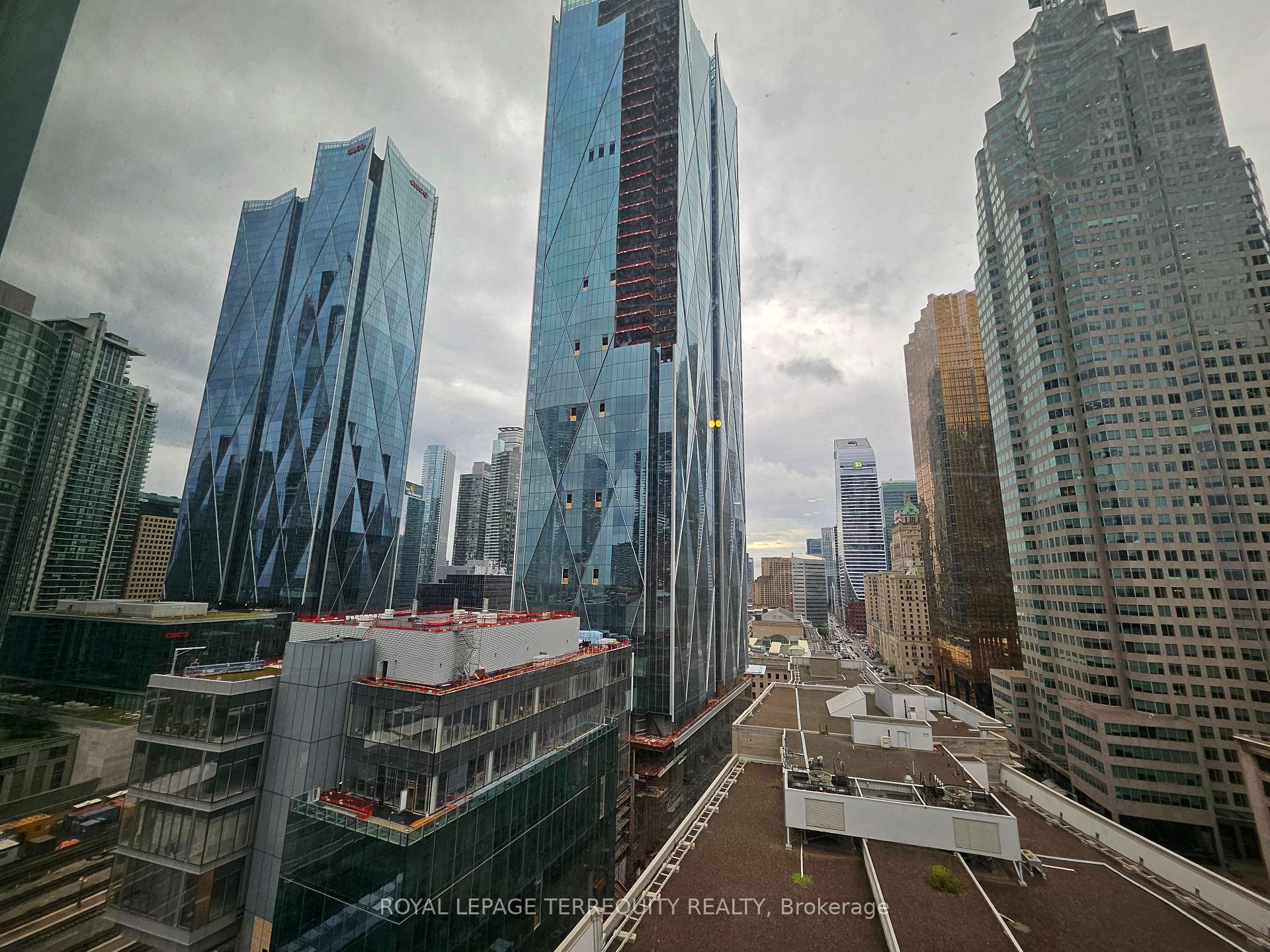 Photo 29 of Unit 1704, 8 The Esplanade, Toronto, Waterfront Communities — HOMEH
