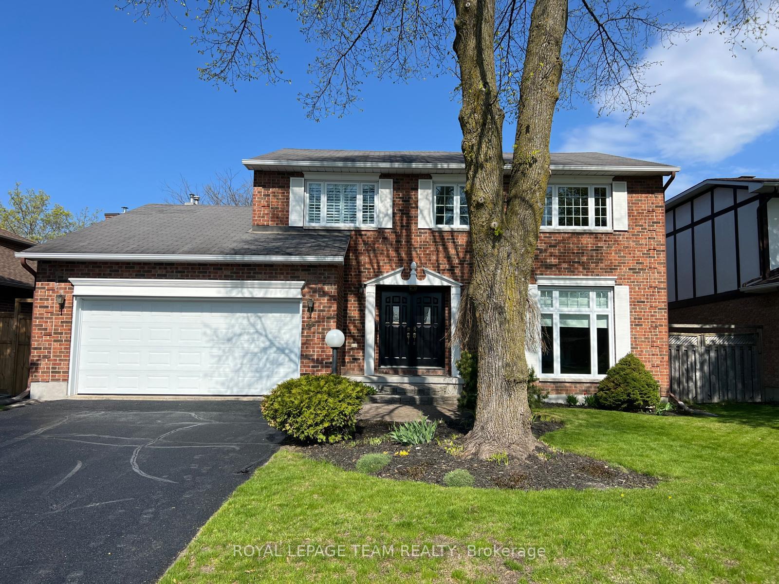 Photo 1 of 9 Red Oaks Trail, Ottawa, Stittsville (Central) — HOMEH