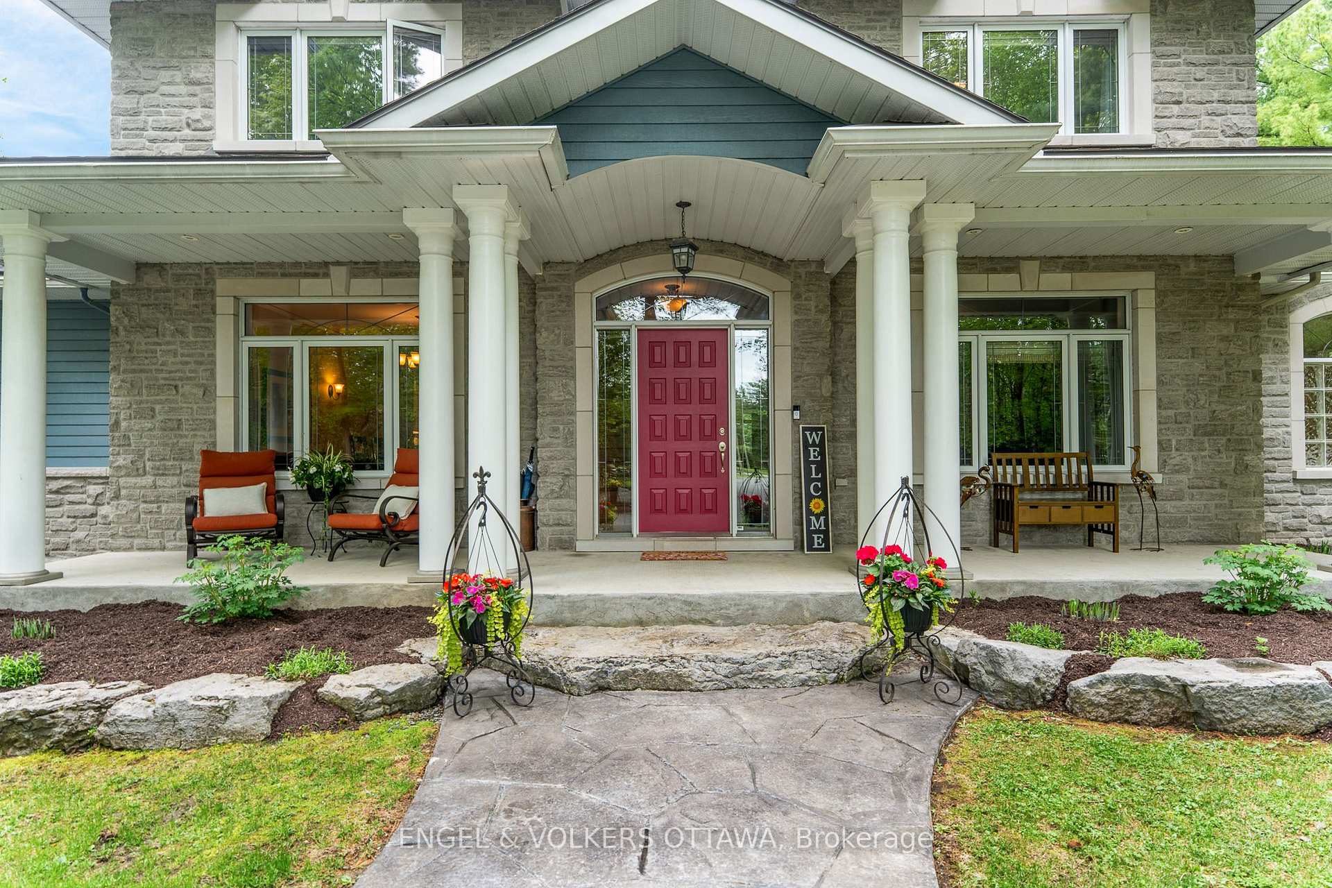 Photo 2 of 5 Carlisle Circle, Ottawa, Remainder of Stittsville & Area — HOMEH