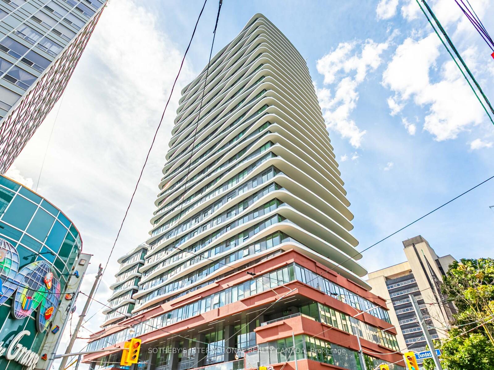 Front of Unit 610, 292 Dundas Street W