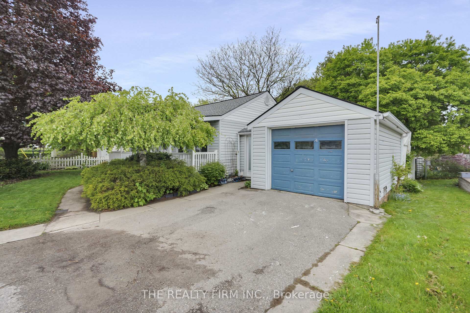 Photo 3 of 128 Queen Street, Thames Centre, Dorchester — HOMEH