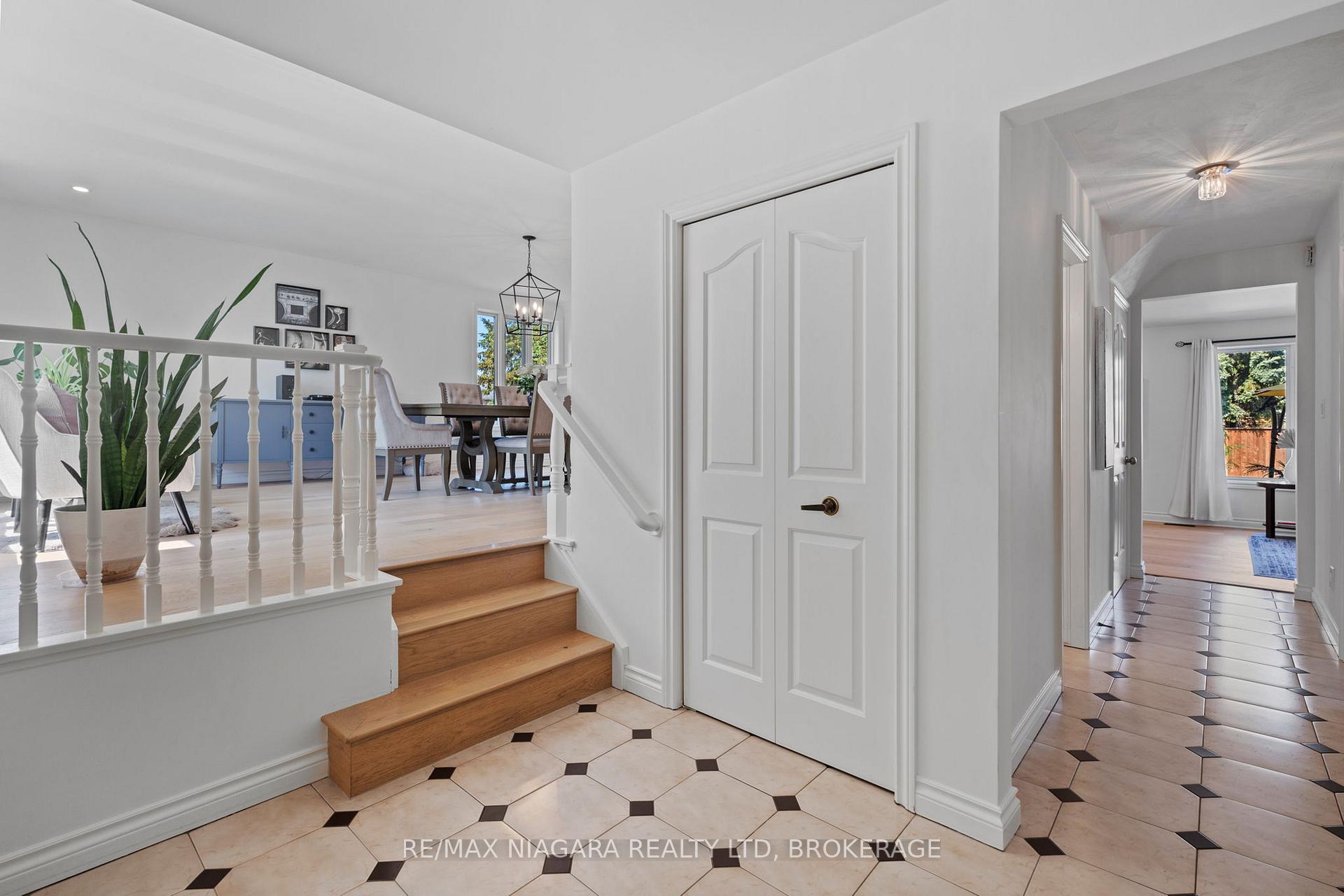Photo 18 of 14 Walters Court, St. Catharines, Grapeview — HOMEH