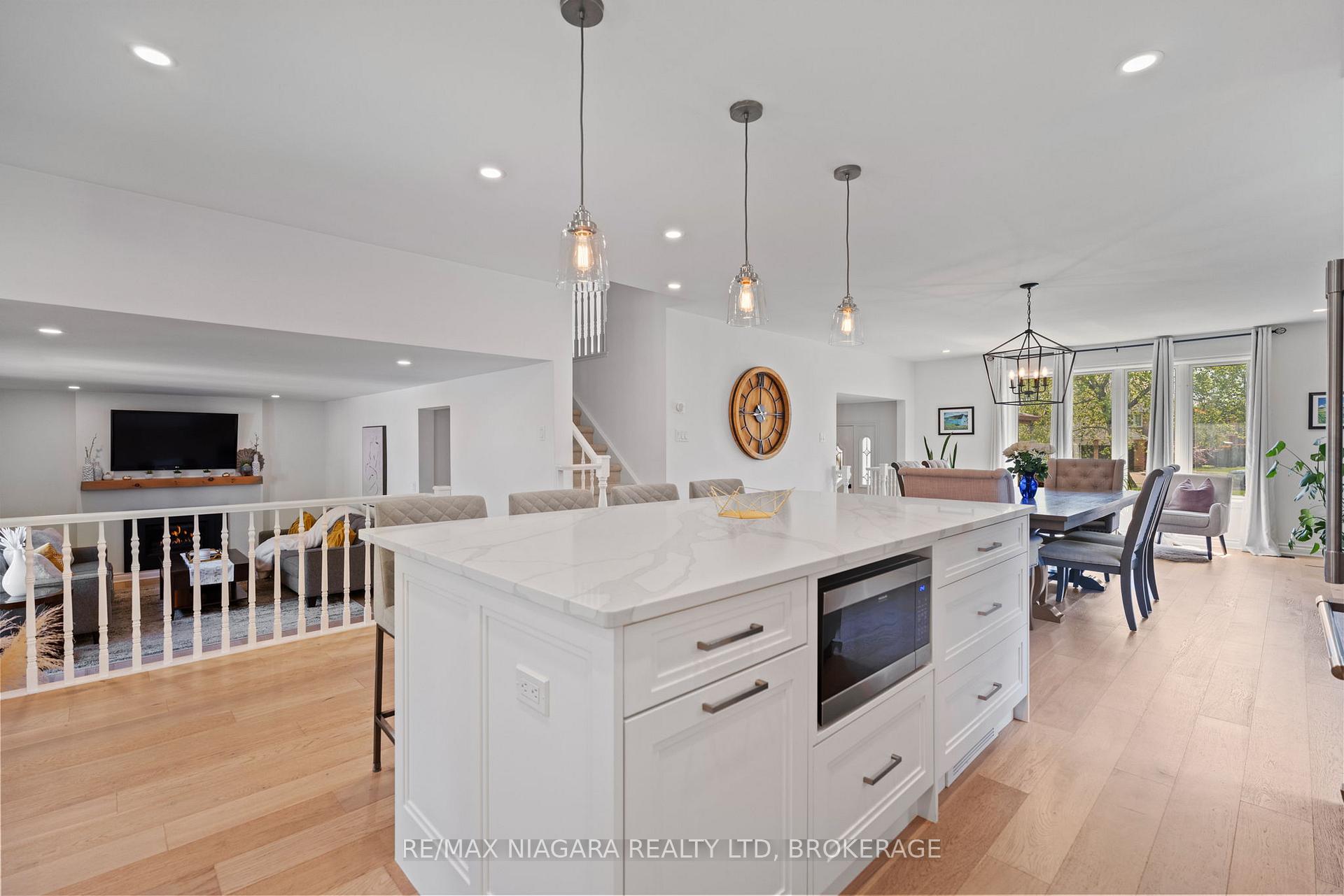 Photo 12 of 14 Walters Court, St. Catharines, Grapeview — HOMEH