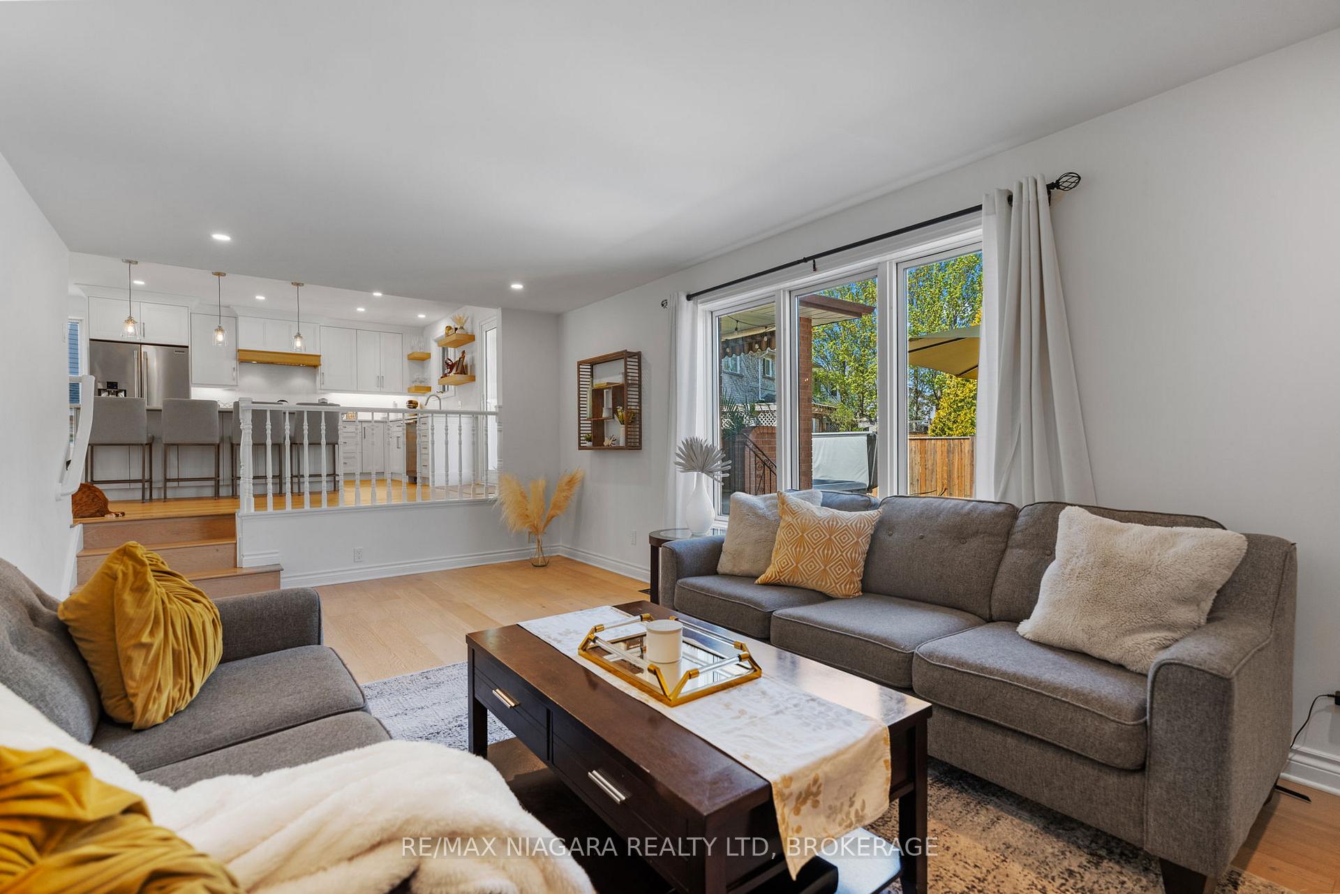 Photo 38 of 14 Walters Court, St. Catharines, Grapeview — HOMEH