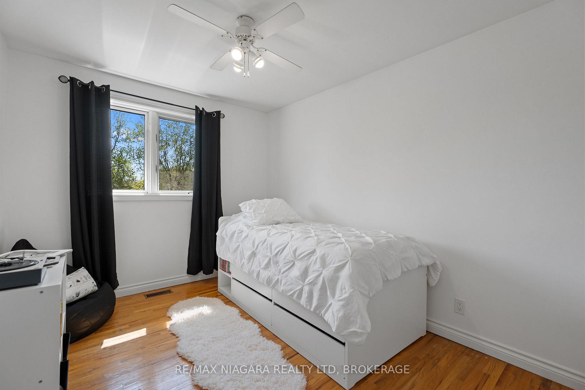 Photo 32 of 14 Walters Court, St. Catharines, Grapeview — HOMEH
