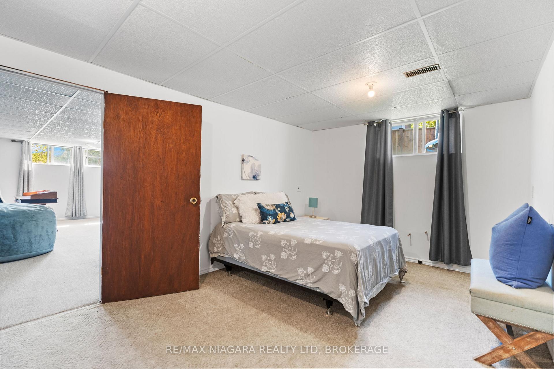 Photo 45 of 14 Walters Court, St. Catharines, Grapeview — HOMEH