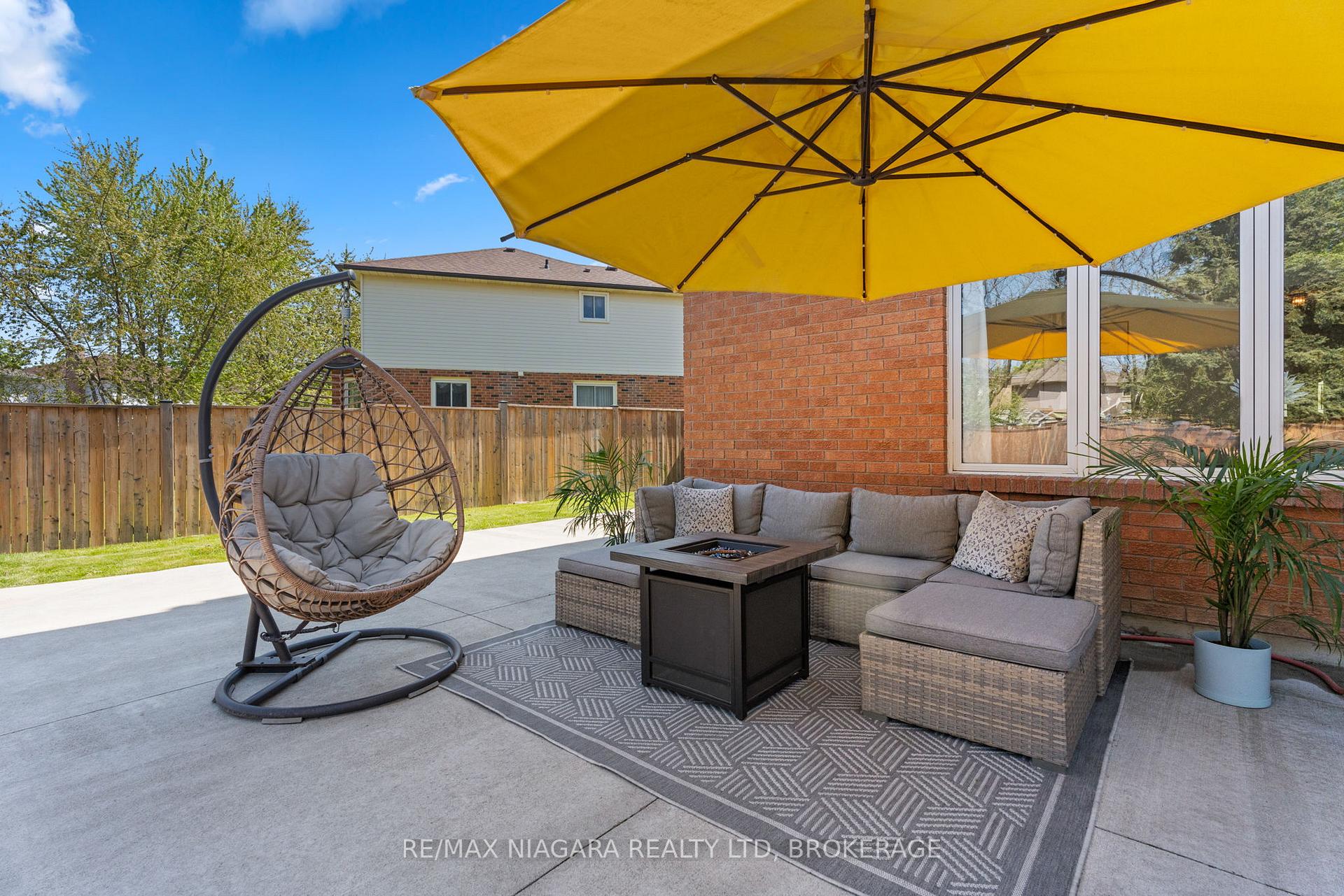 Photo 42 of 14 Walters Court, St. Catharines, Grapeview — HOMEH