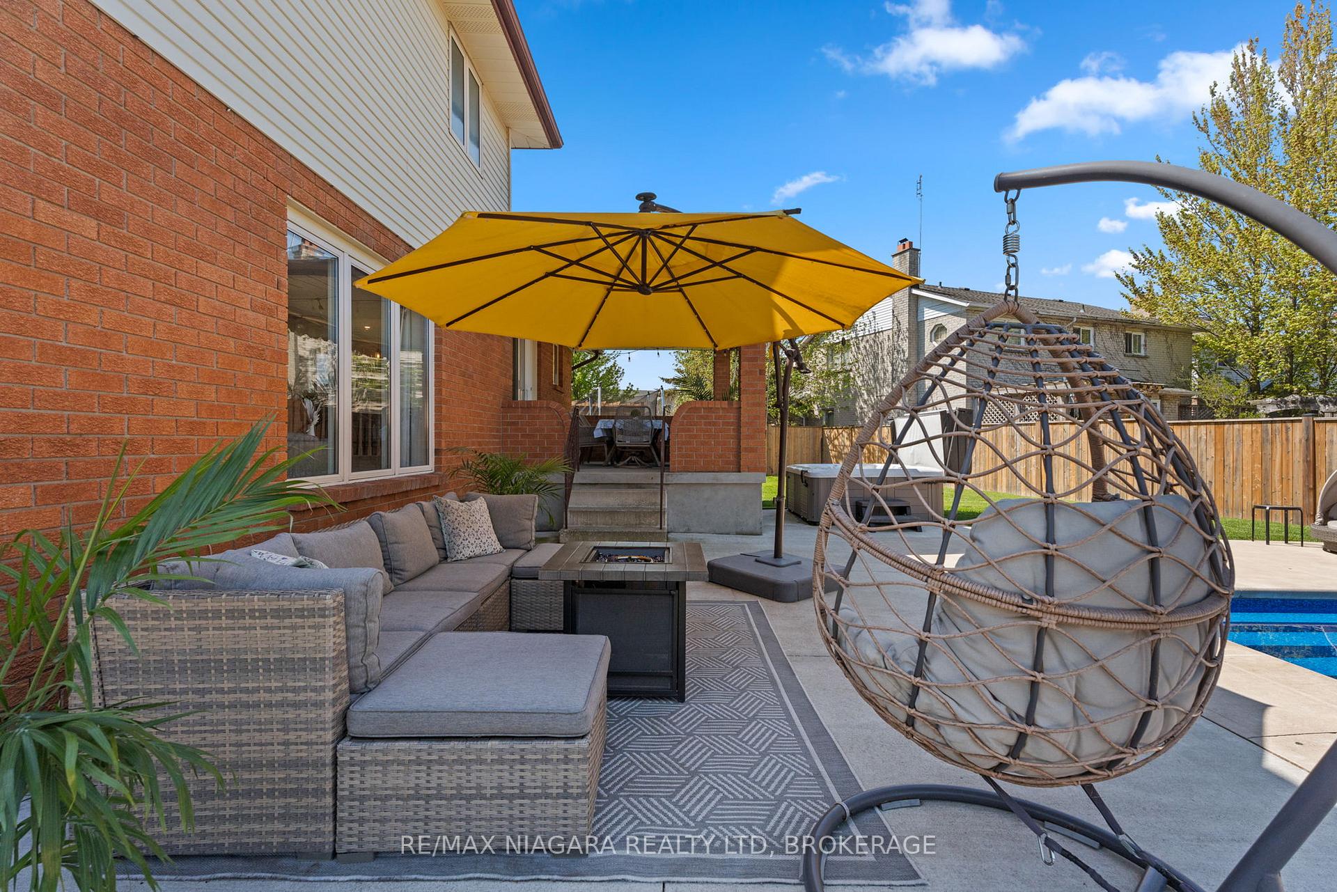 Photo 43 of 14 Walters Court, St. Catharines, Grapeview — HOMEH