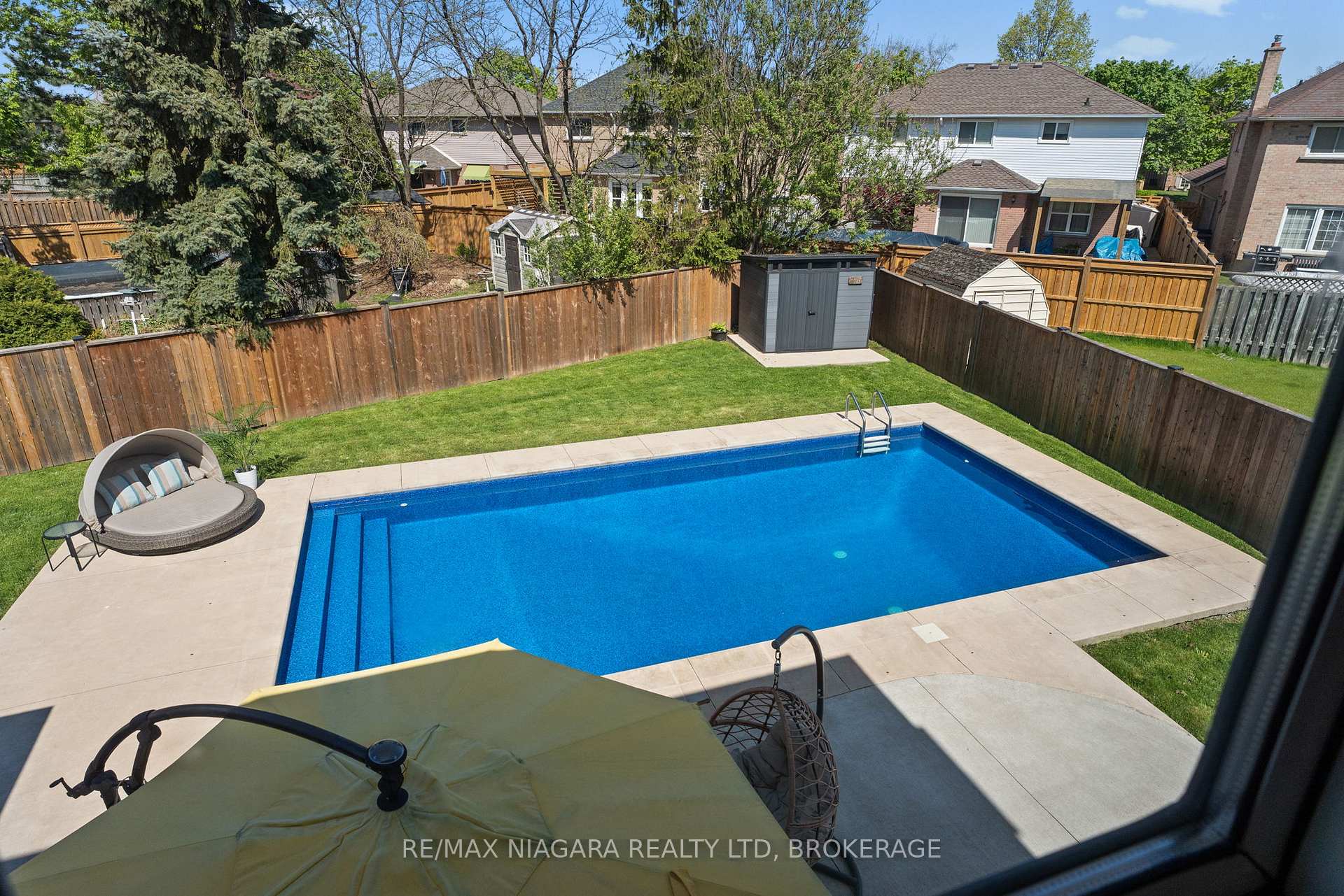 Photo 44 of 14 Walters Court, St. Catharines, Grapeview — HOMEH