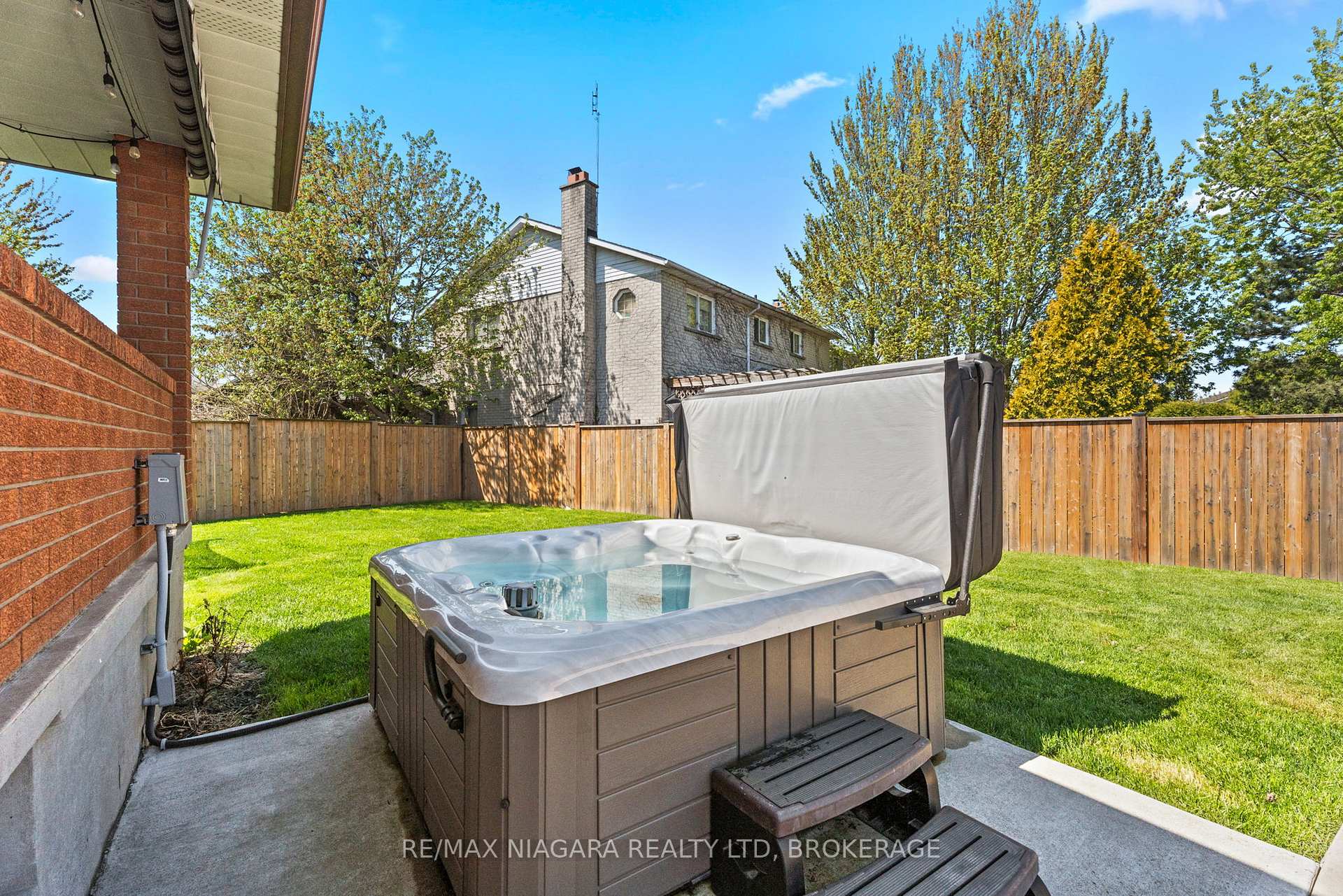 Photo 29 of 14 Walters Court, St. Catharines, Grapeview — HOMEH