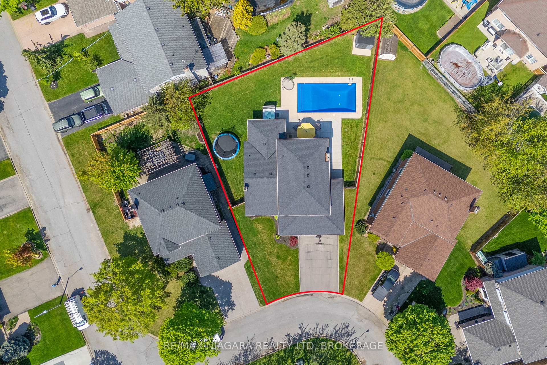 Photo 47 of 14 Walters Court, St. Catharines, Grapeview — HOMEH