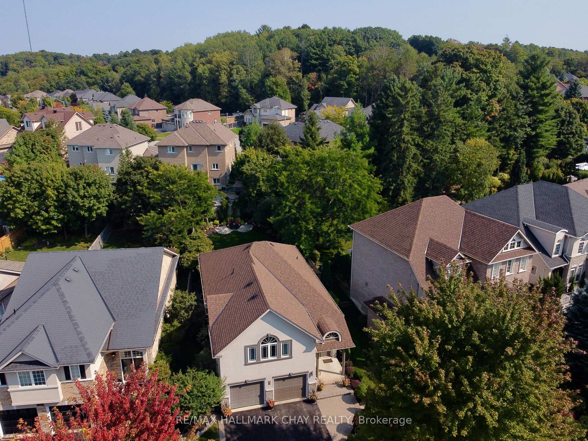 Photo 11 of 71 Cumming Drive, Barrie, Ardagh — HOMEH