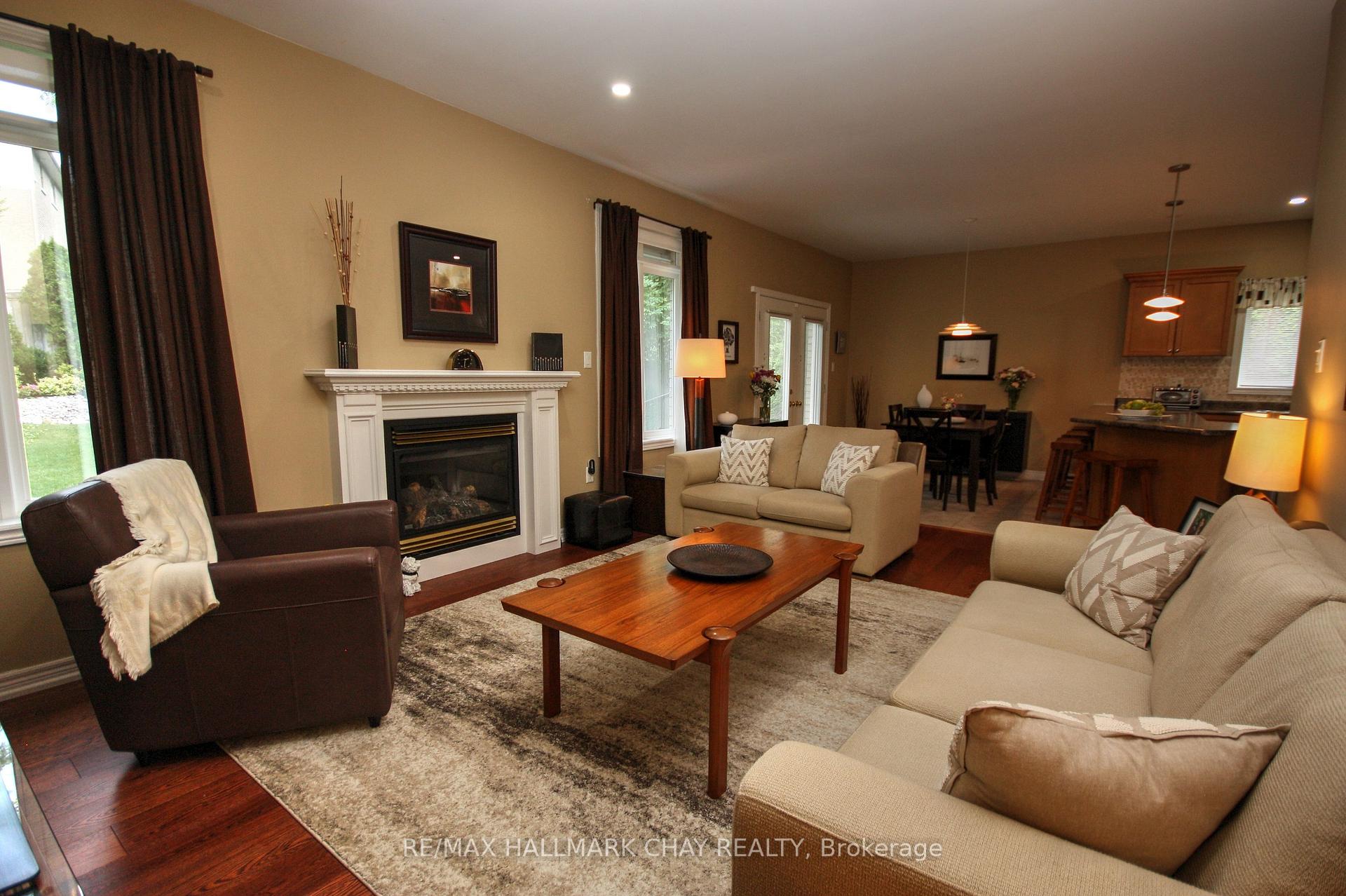 Photo 4 of 71 Cumming Drive, Barrie, Ardagh — HOMEH