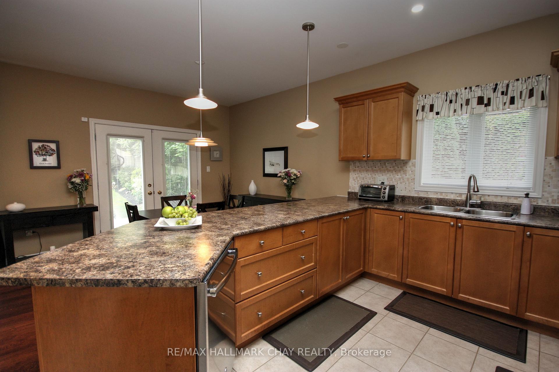 Photo 6 of 71 Cumming Drive, Barrie, Ardagh — HOMEH