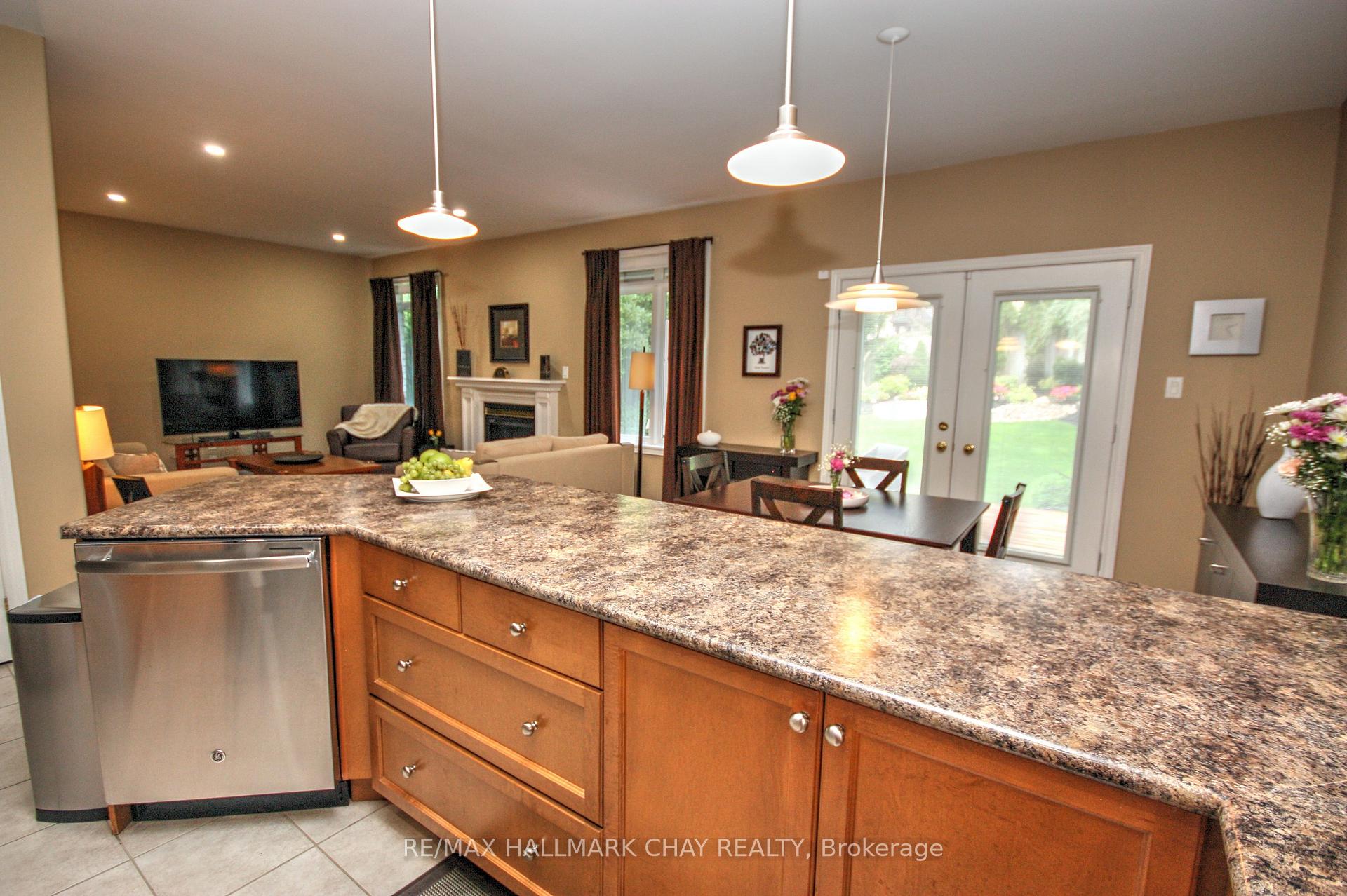 Photo 8 of 71 Cumming Drive, Barrie, Ardagh — HOMEH