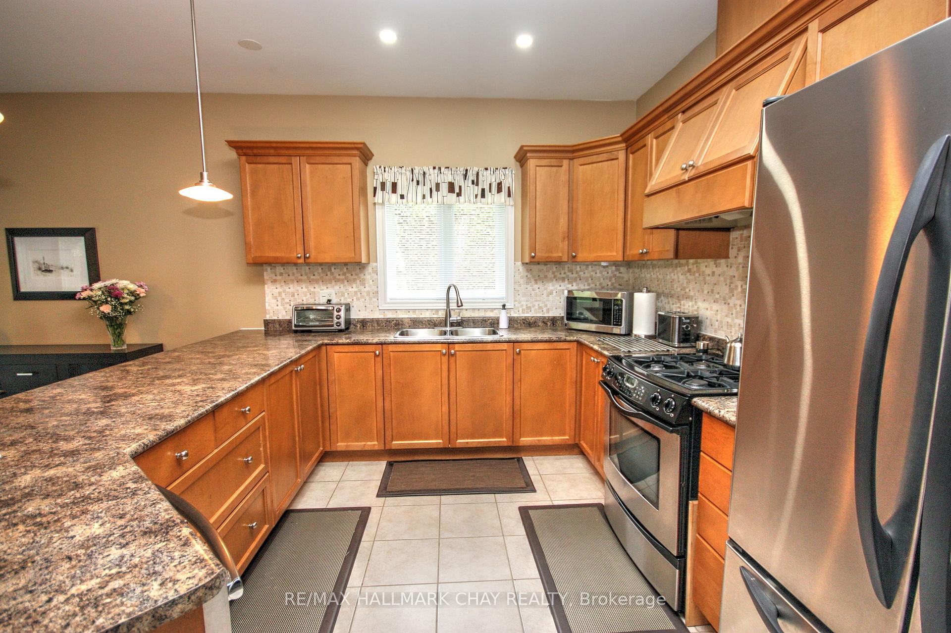 Photo 38 of 71 Cumming Drive, Barrie, Ardagh — HOMEH