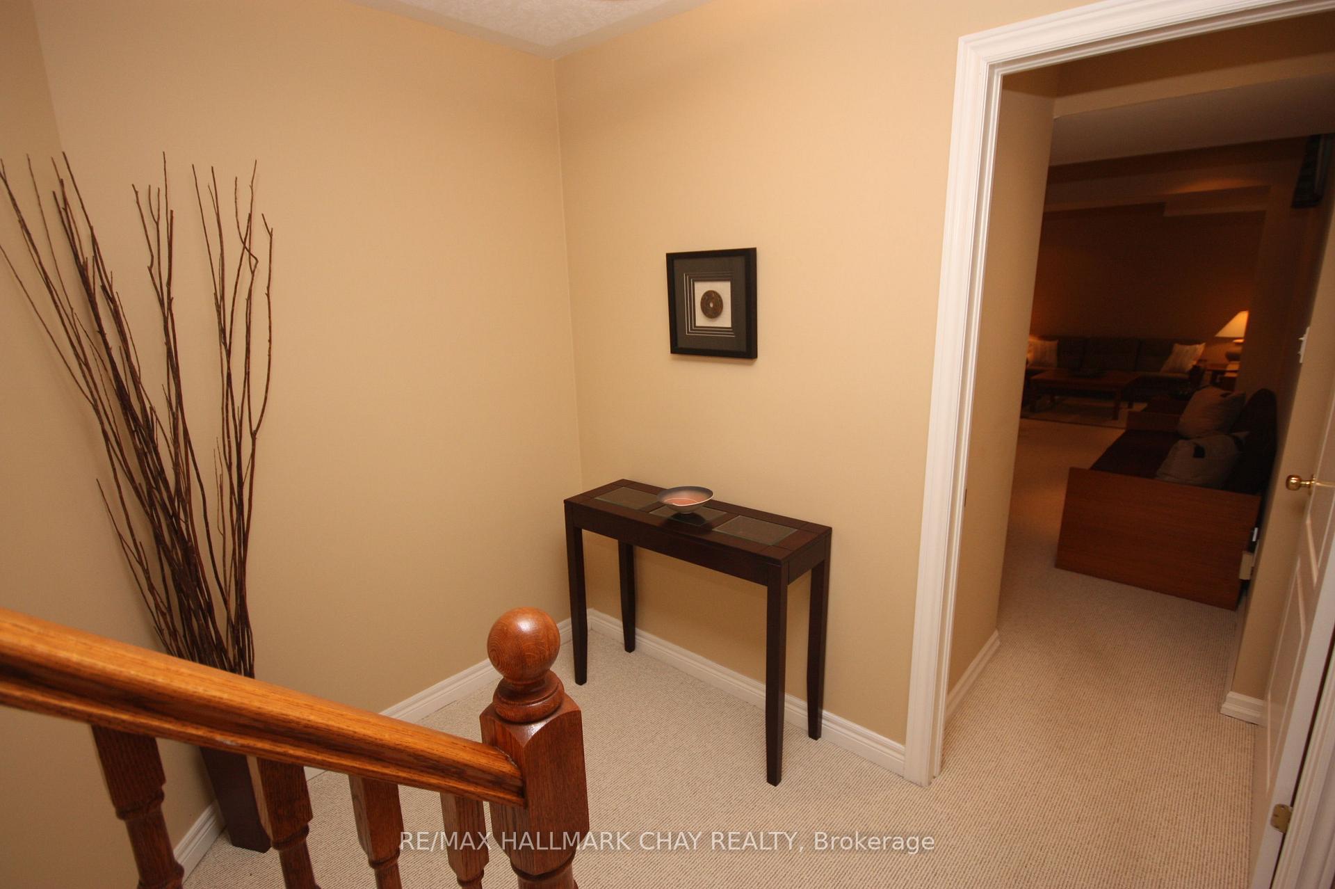 Photo 9 of 71 Cumming Drive, Barrie, Ardagh — HOMEH