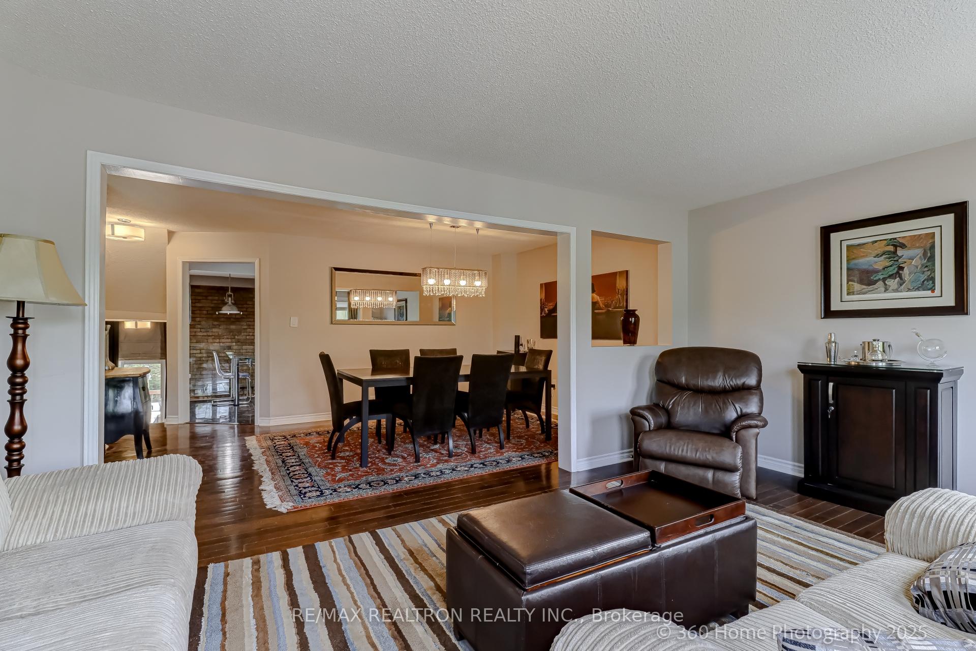 Photo 5 of 252 Charlton Avenue, Vaughan, Brownridge — HOMEH