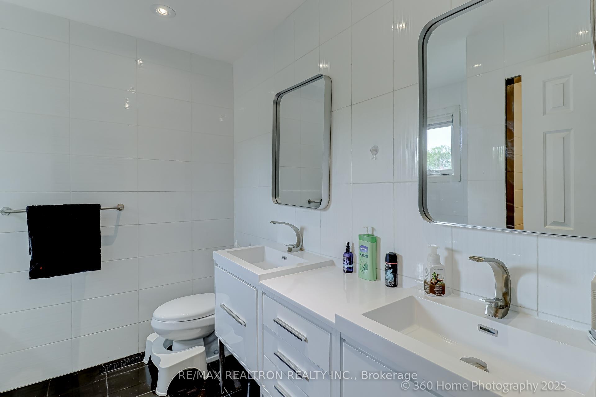 Photo 18 of 252 Charlton Avenue, Vaughan, Brownridge — HOMEH