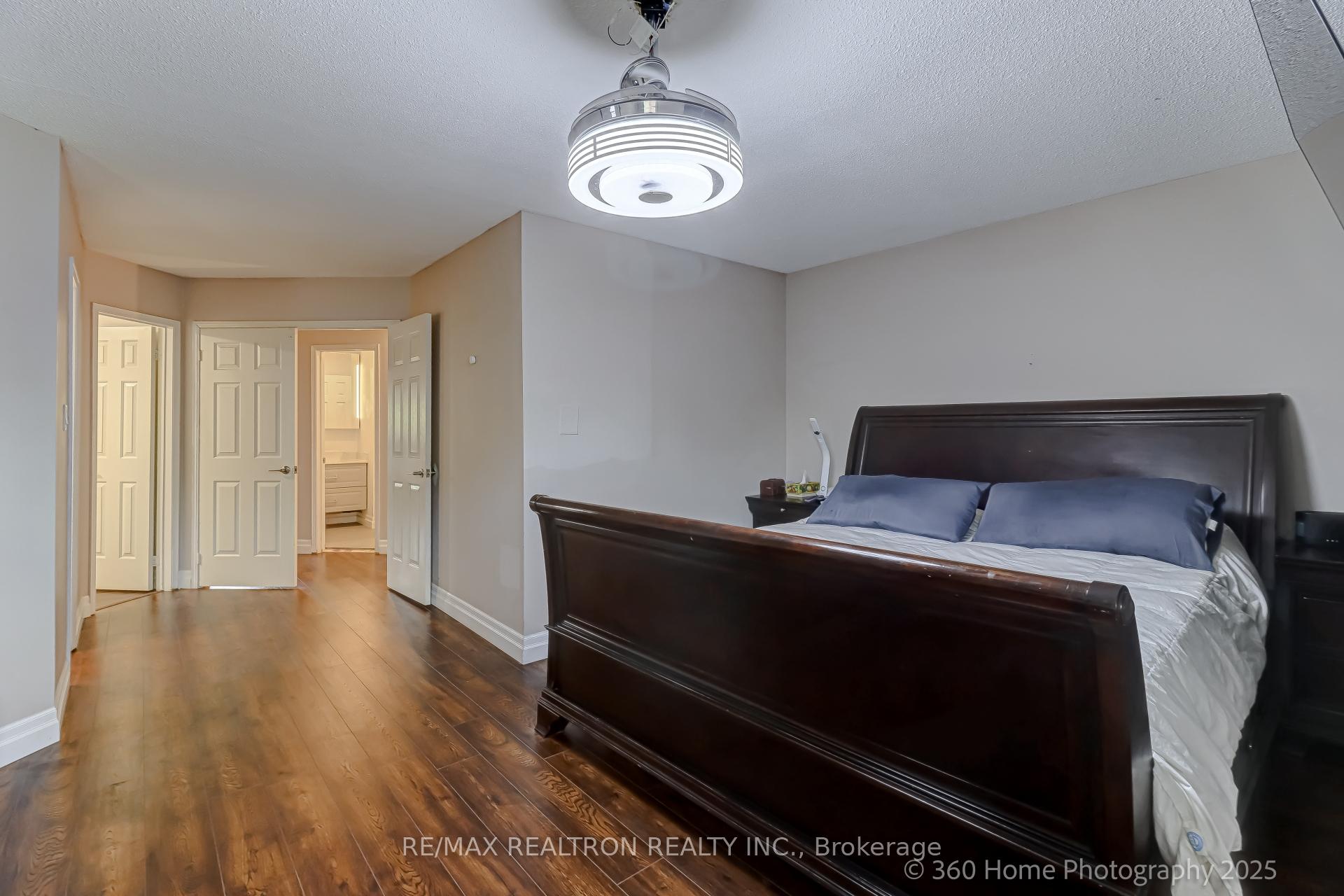 Photo 16 of 252 Charlton Avenue, Vaughan, Brownridge — HOMEH