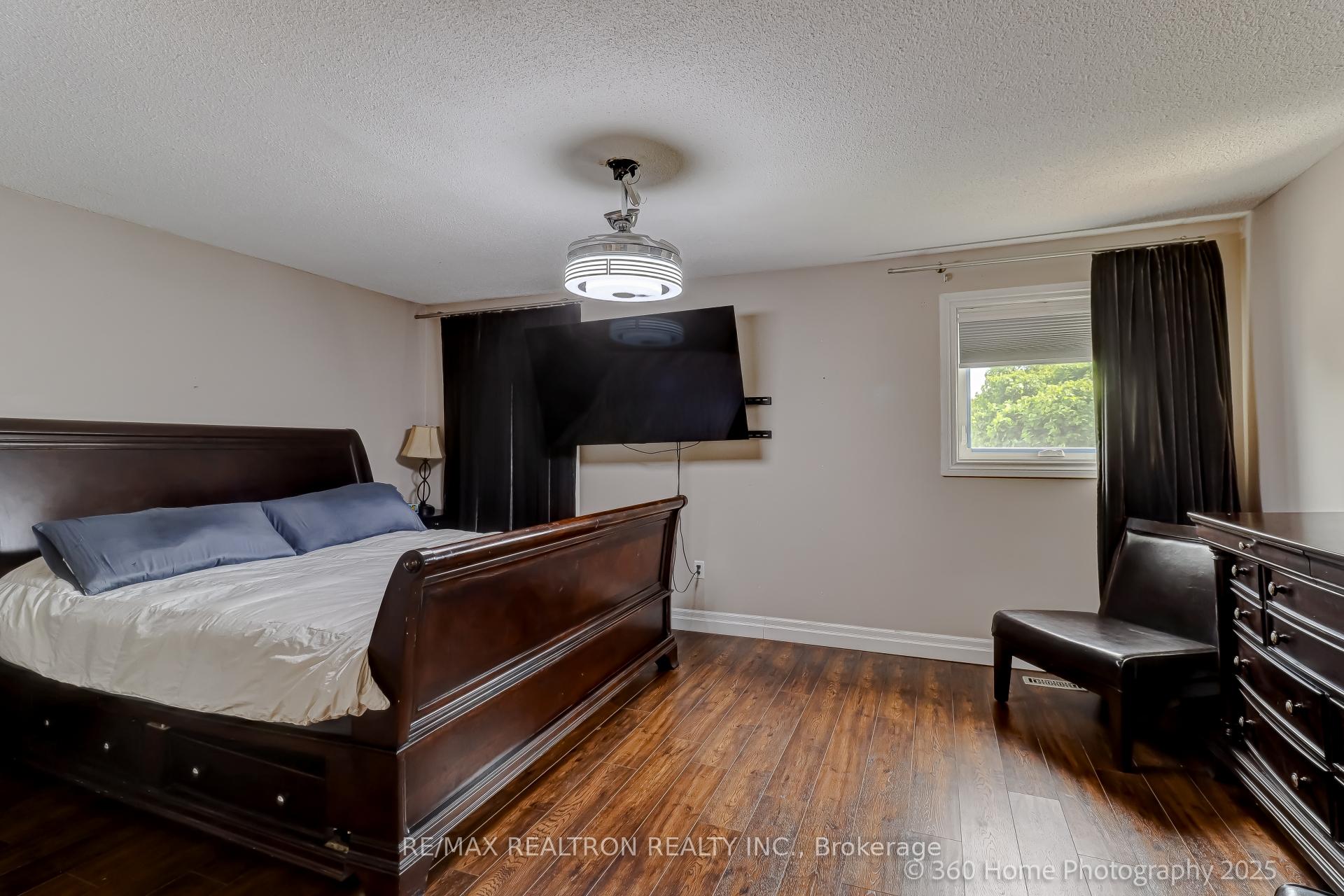 Photo 14 of 252 Charlton Avenue, Vaughan, Brownridge — HOMEH
