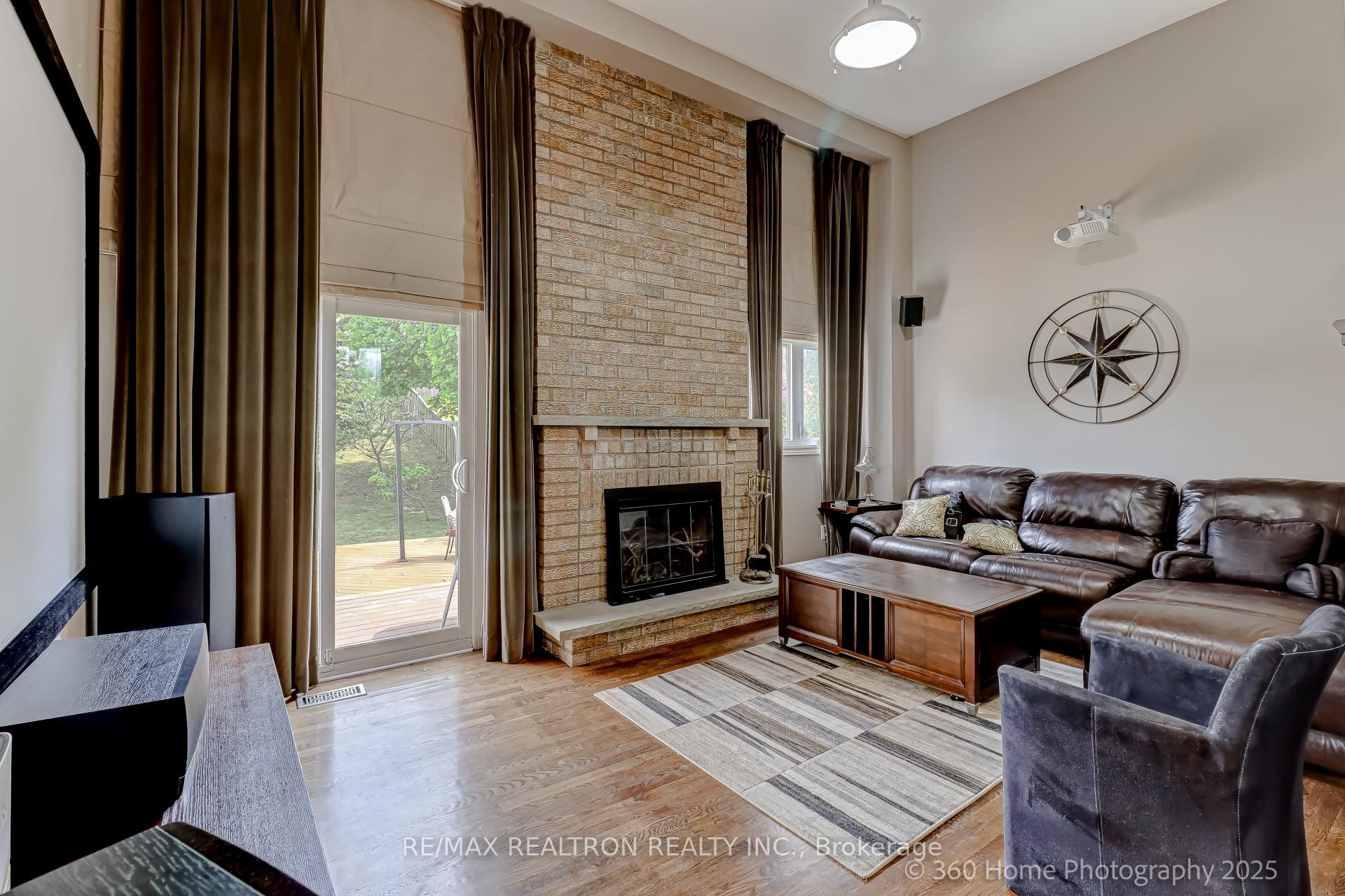 Photo 6 of 252 Charlton Avenue, Vaughan, Brownridge — HOMEH