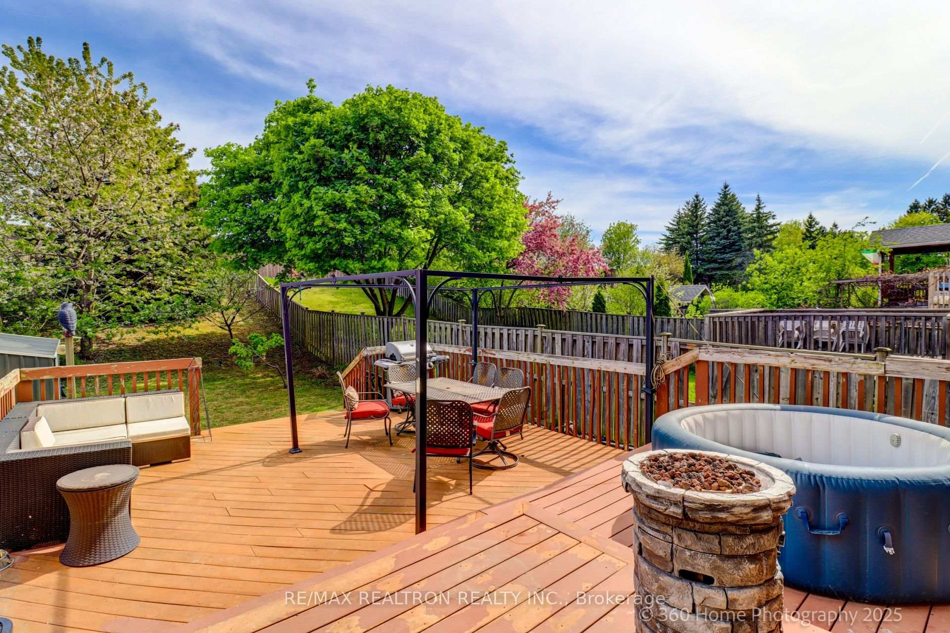 Photo 9 of 252 Charlton Avenue, Vaughan, Brownridge — HOMEH