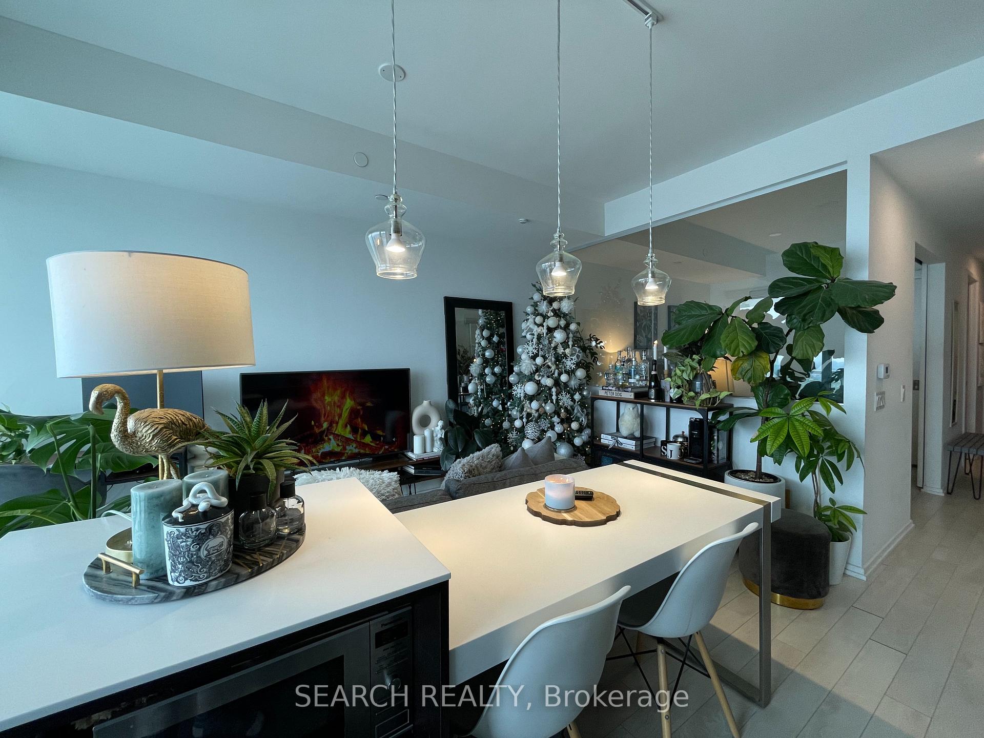 Photo 4 of Unit 5211, 197 Yonge Street, Toronto, Church-Yonge Corridor — HOMEH