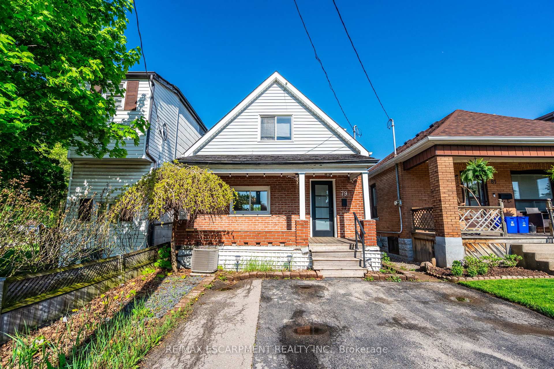 Photo 4 of 79 Graham Avenue N, Hamilton, Crown Point — HOMEH