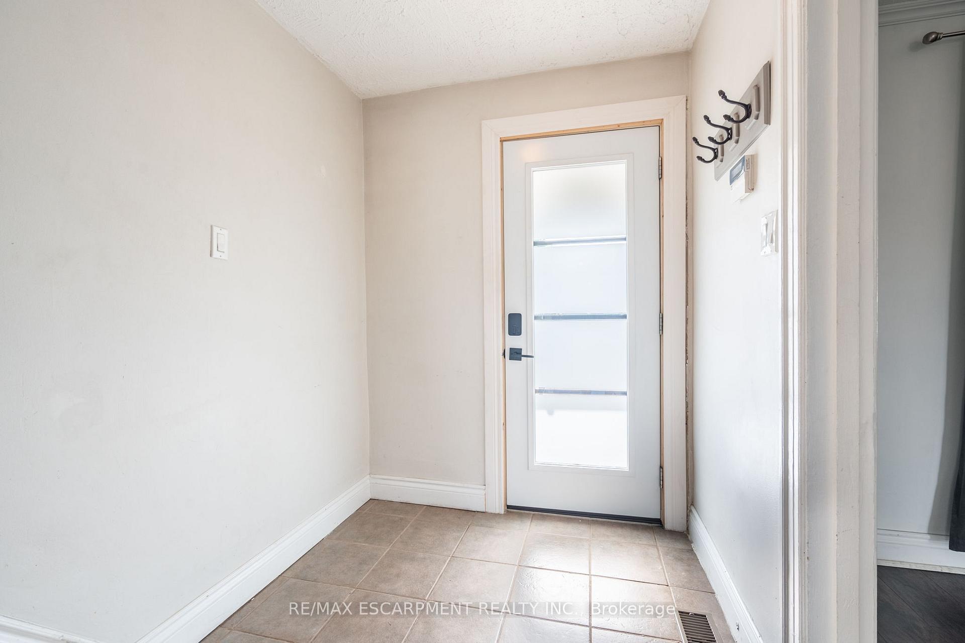 Photo 3 of 79 Graham Avenue N, Hamilton, Crown Point — HOMEH