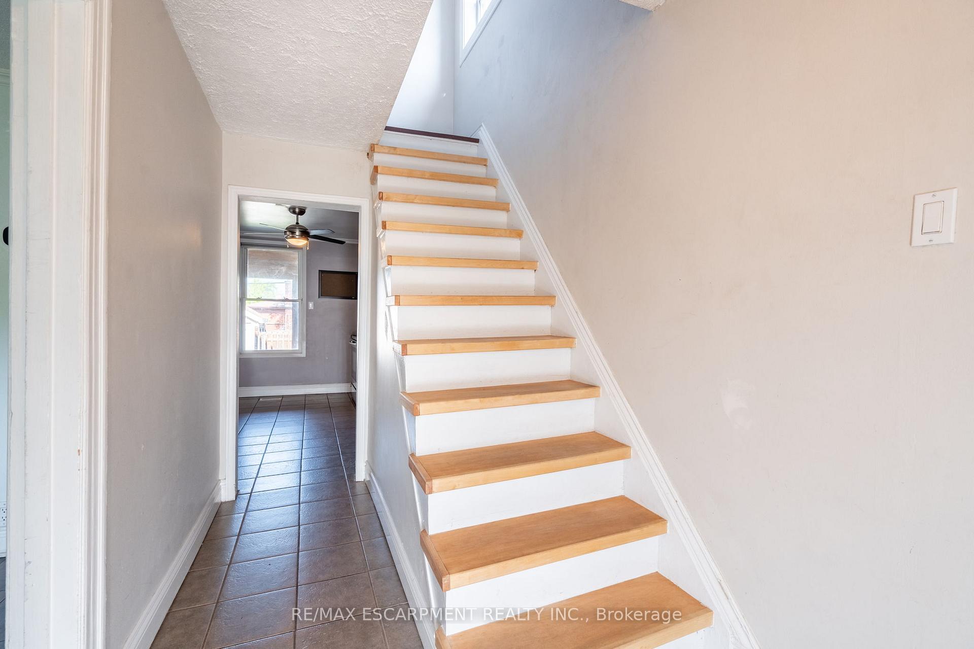 Photo 9 of 79 Graham Avenue N, Hamilton, Crown Point — HOMEH