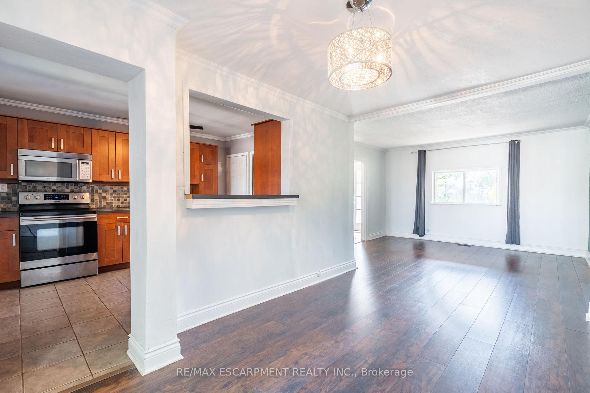 Photo 29 of 79 Graham Avenue N, Hamilton, Crown Point — HOMEH