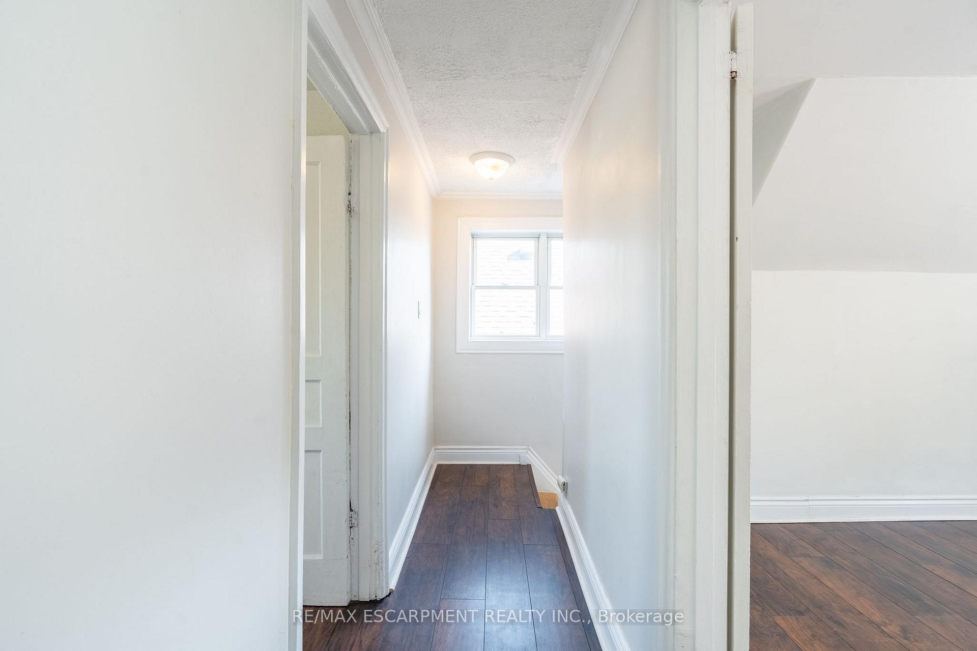 Photo 20 of 79 Graham Avenue N, Hamilton, Crown Point — HOMEH