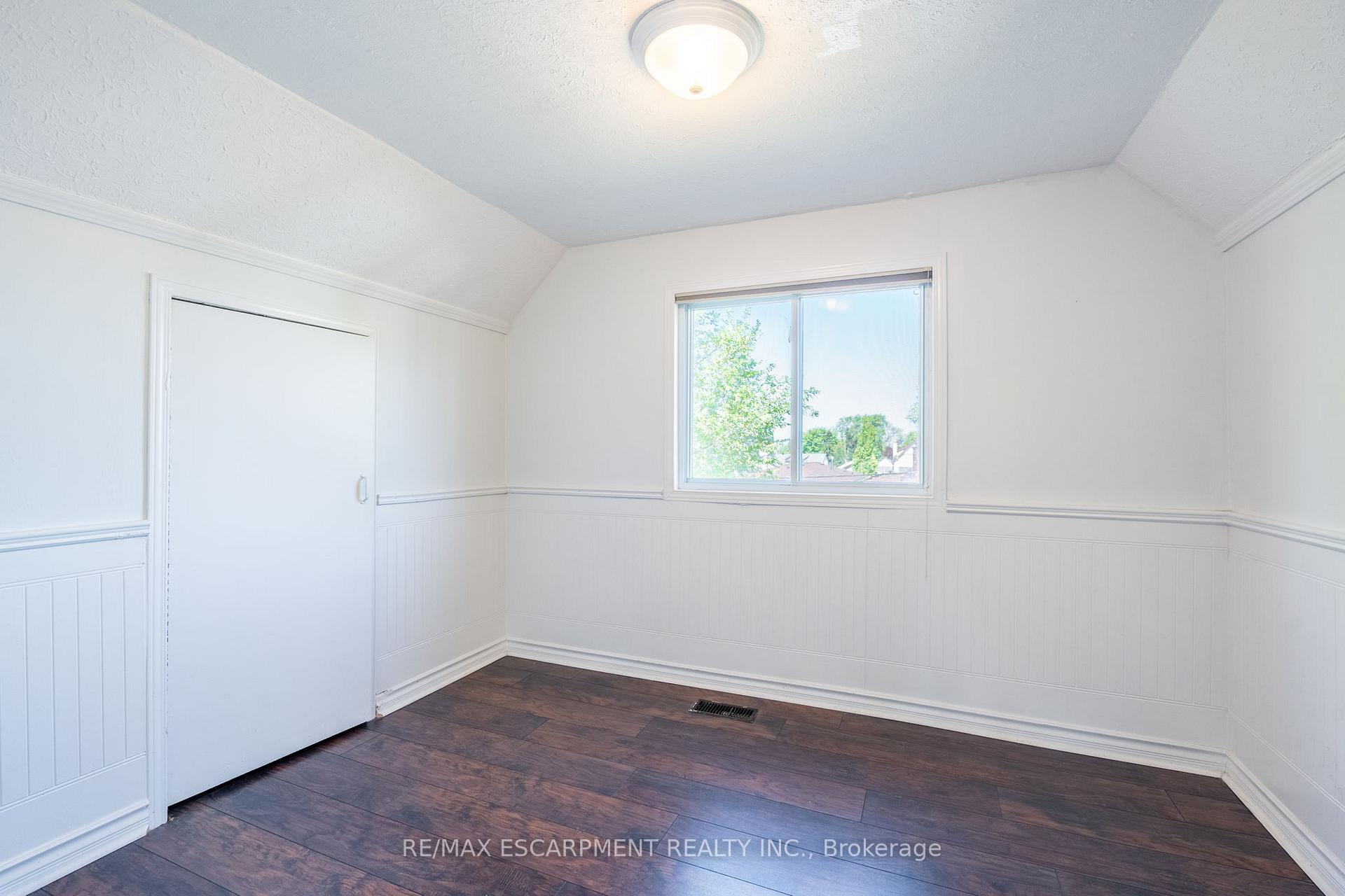 Photo 36 of 79 Graham Avenue N, Hamilton, Crown Point — HOMEH