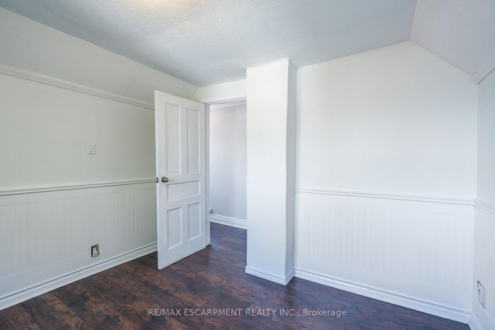Photo 22 of 79 Graham Avenue N, Hamilton, Crown Point — HOMEH
