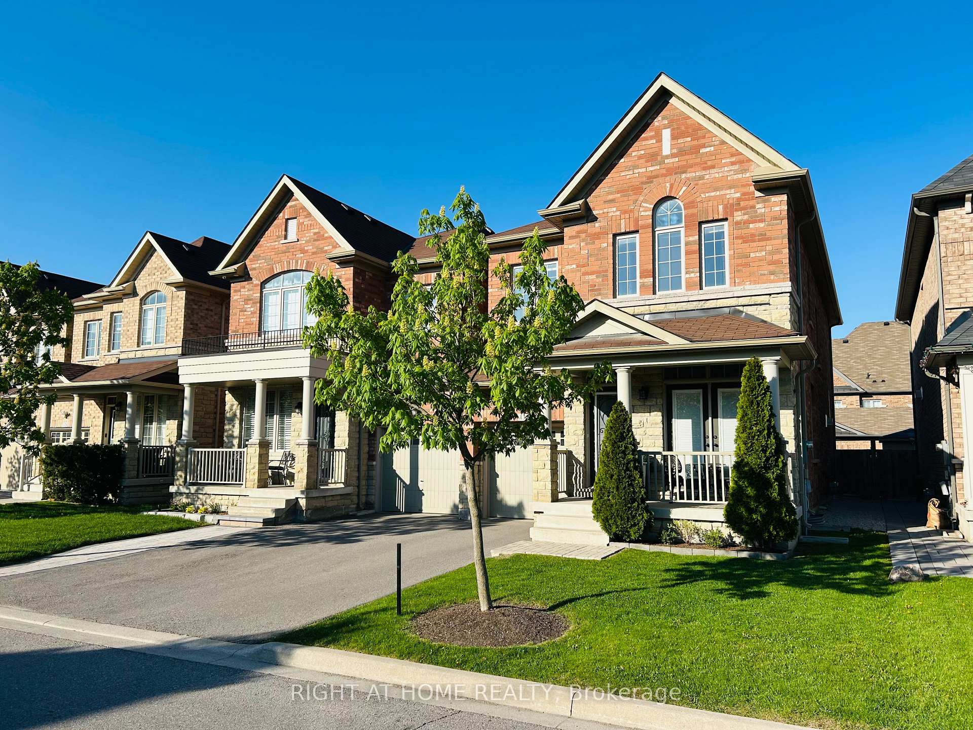 Photo 25 of 130 Pelee Avenue, Vaughan, Kleinburg — HOMEH
