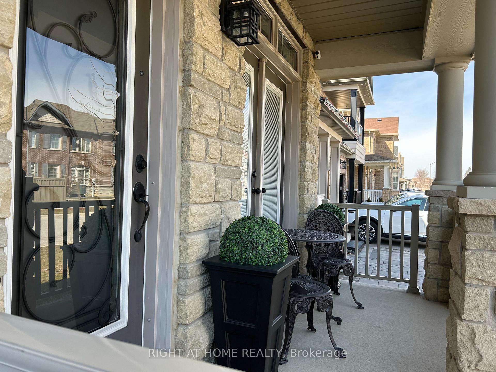Photo 18 of 130 Pelee Avenue, Vaughan, Kleinburg — HOMEH