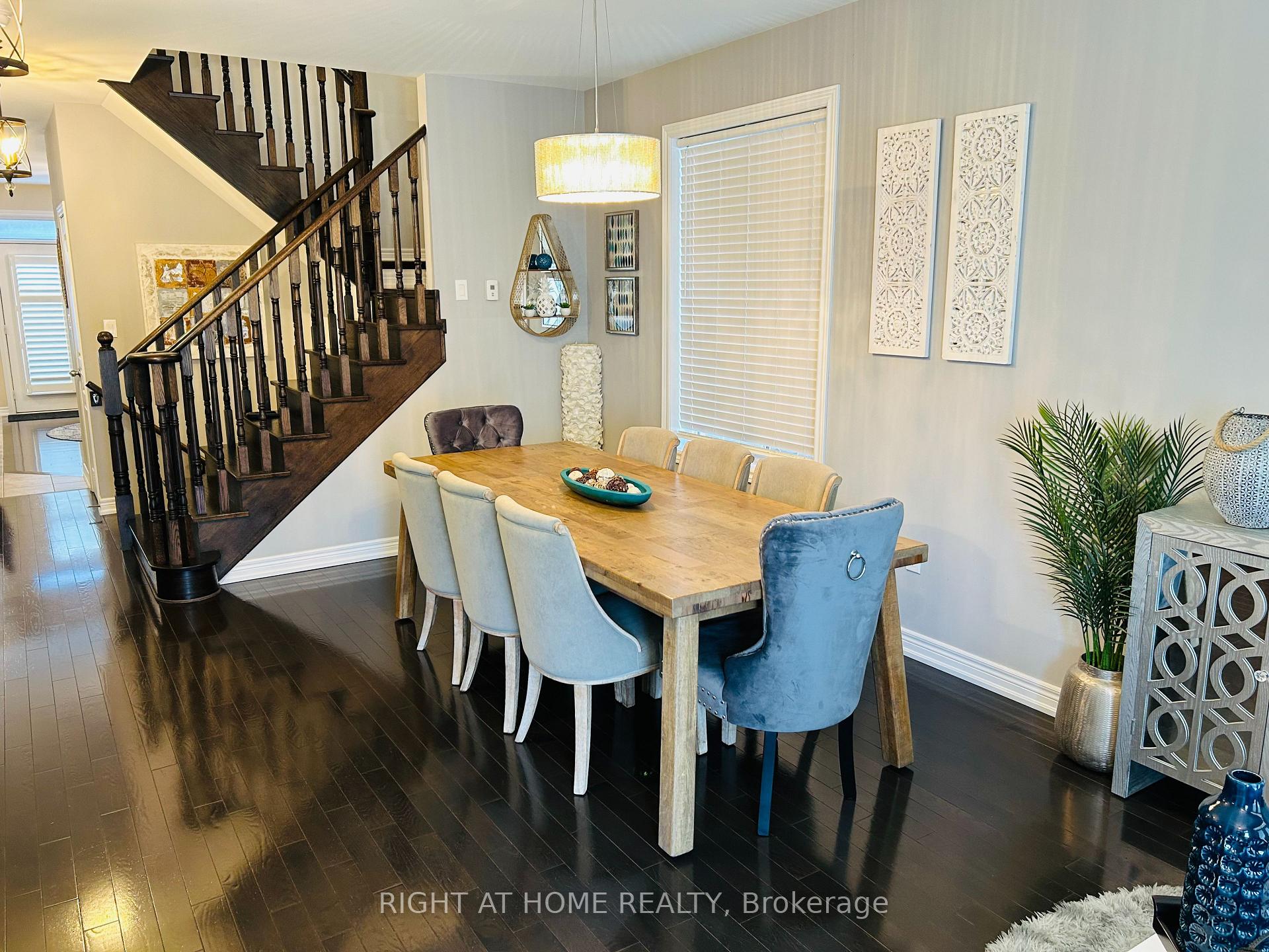 Photo 15 of 130 Pelee Avenue, Vaughan, Kleinburg — HOMEH