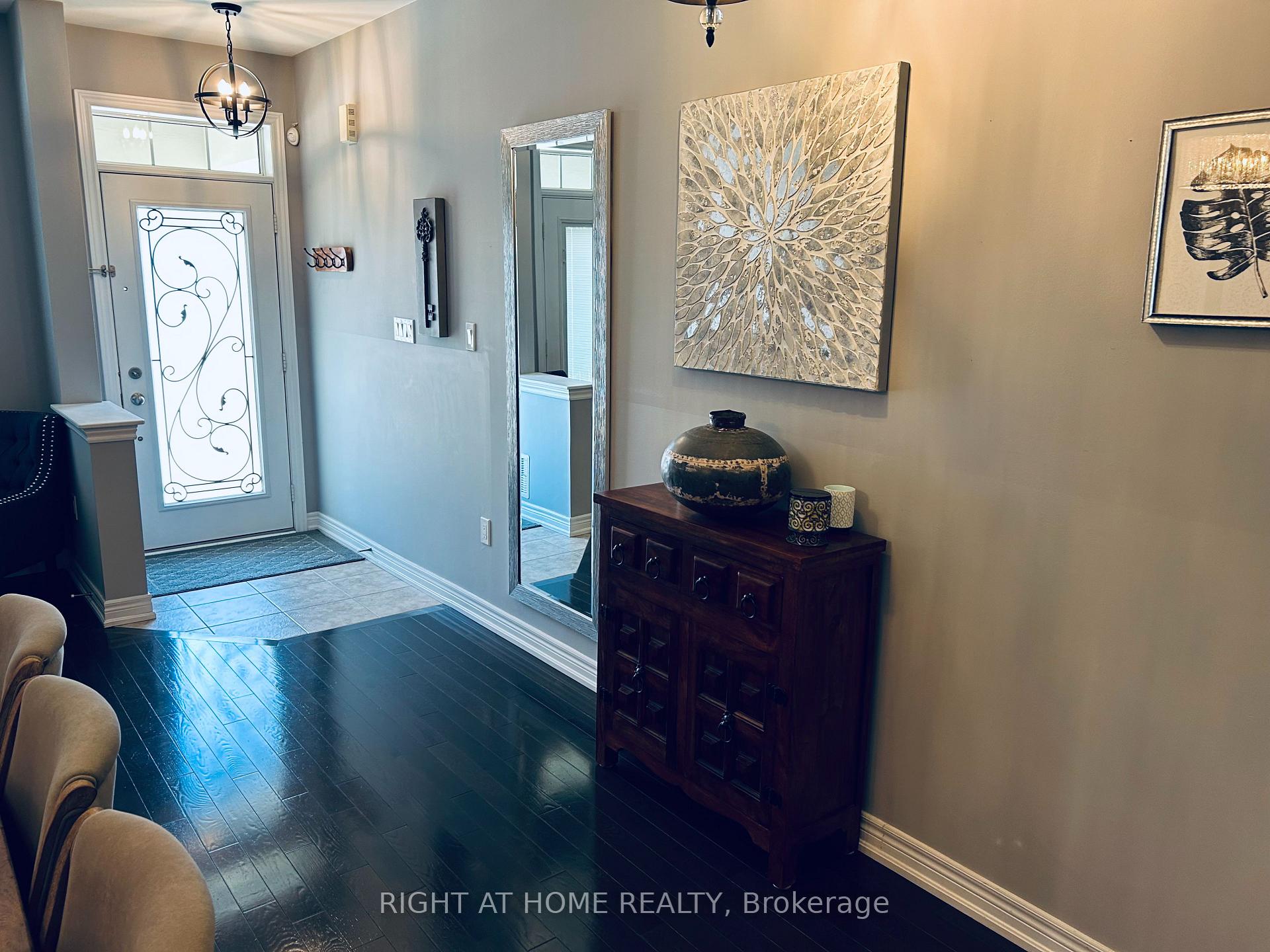 Photo 23 of 130 Pelee Avenue, Vaughan, Kleinburg — HOMEH