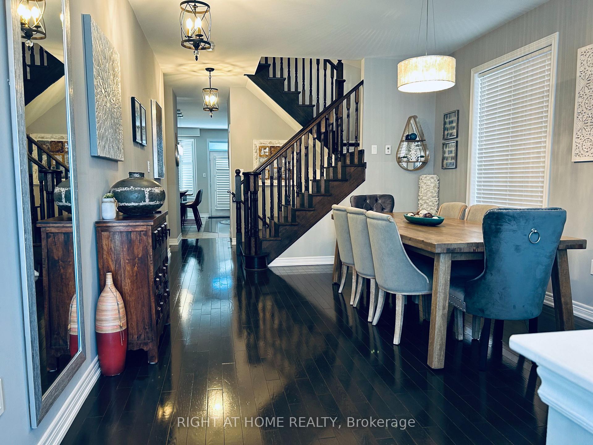 Photo 8 of 130 Pelee Avenue, Vaughan, Kleinburg — HOMEH