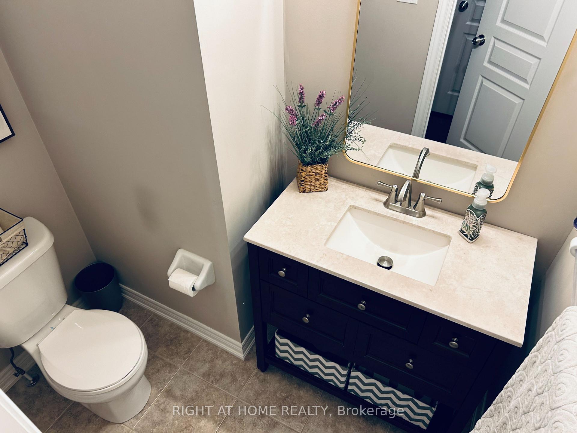 Photo 6 of 130 Pelee Avenue, Vaughan, Kleinburg — HOMEH