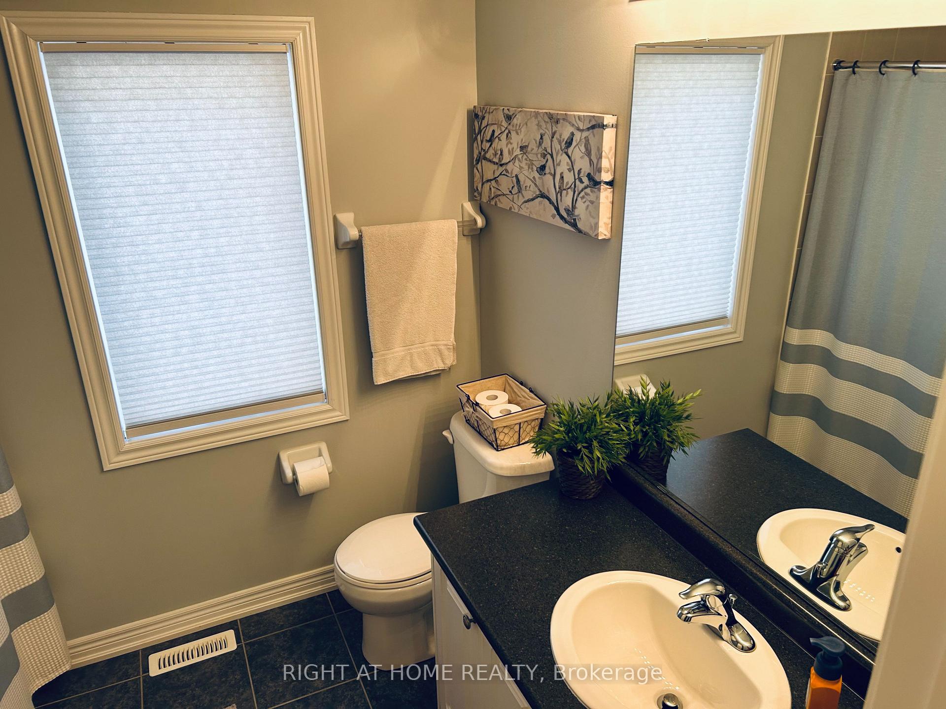 Photo 24 of 130 Pelee Avenue, Vaughan, Kleinburg — HOMEH